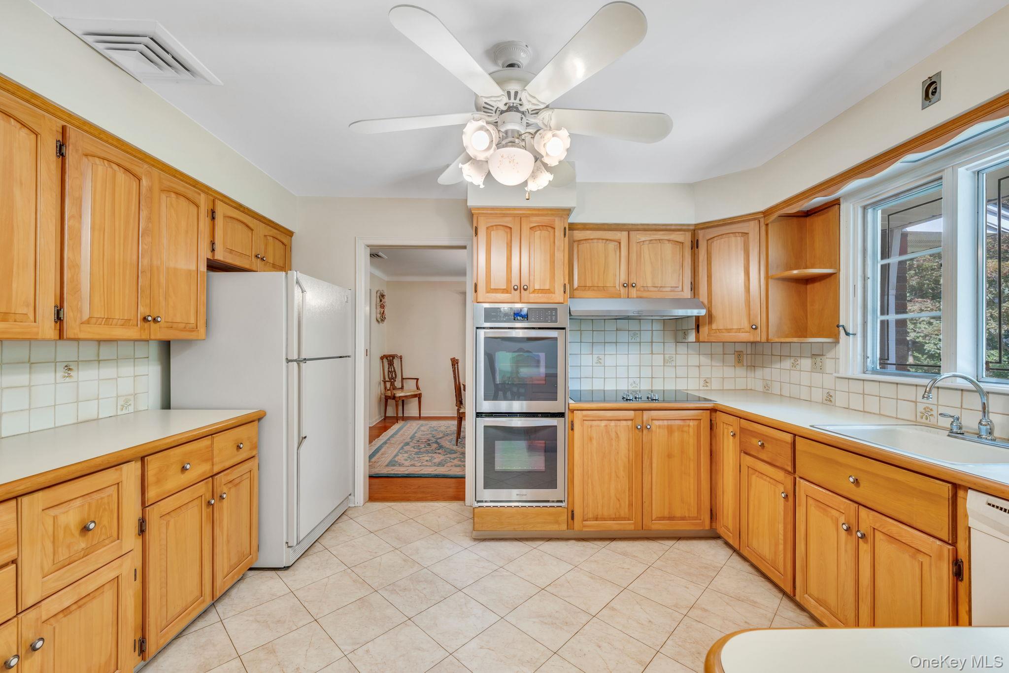 520 Caledonia Road, Dix Hills, NY 11746