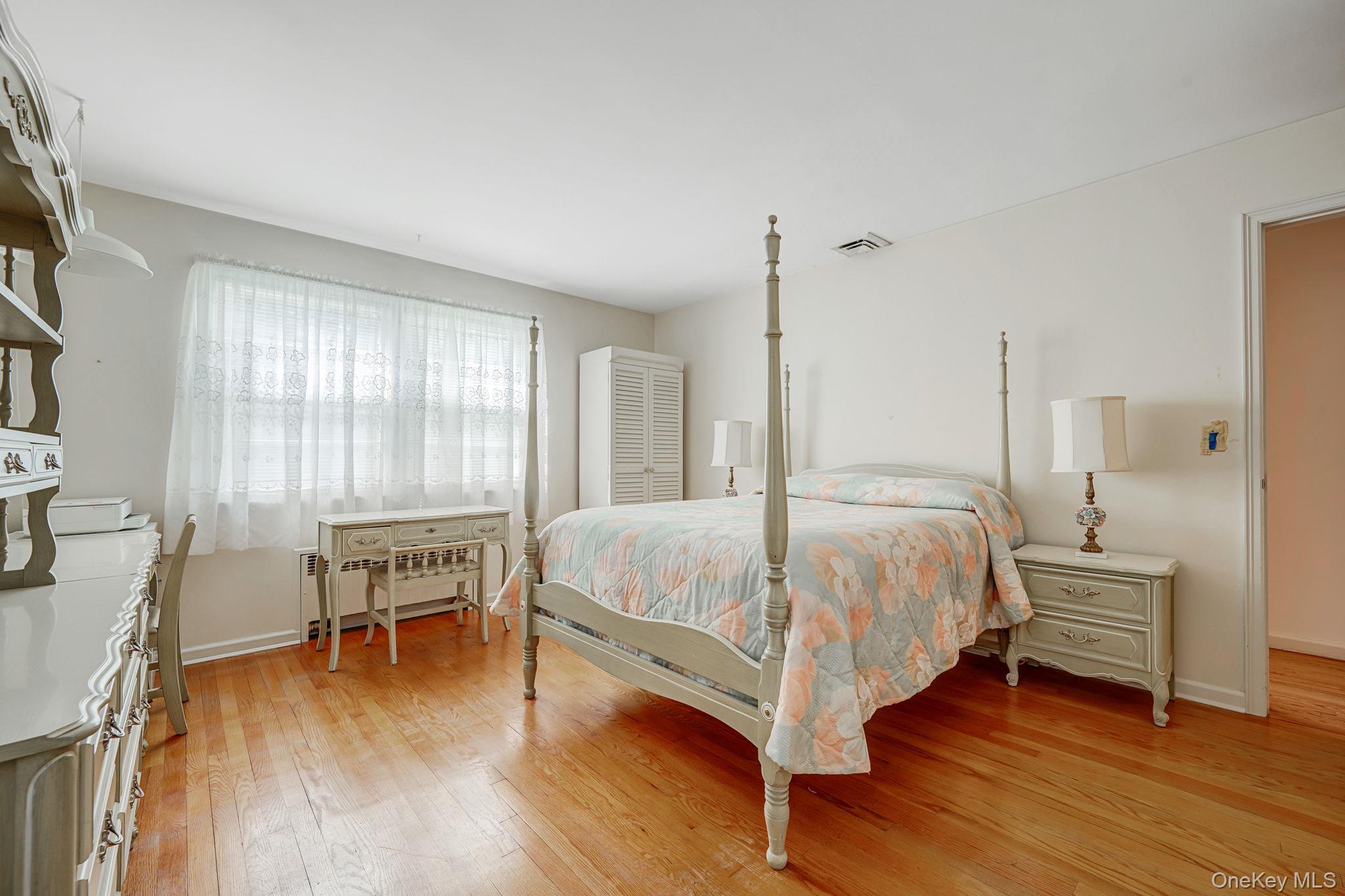 520 Caledonia Road, Dix Hills, NY 11746