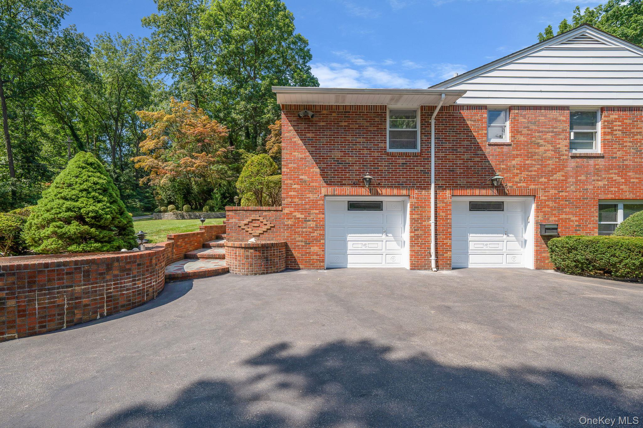 520 Caledonia Road, Dix Hills, NY 11746