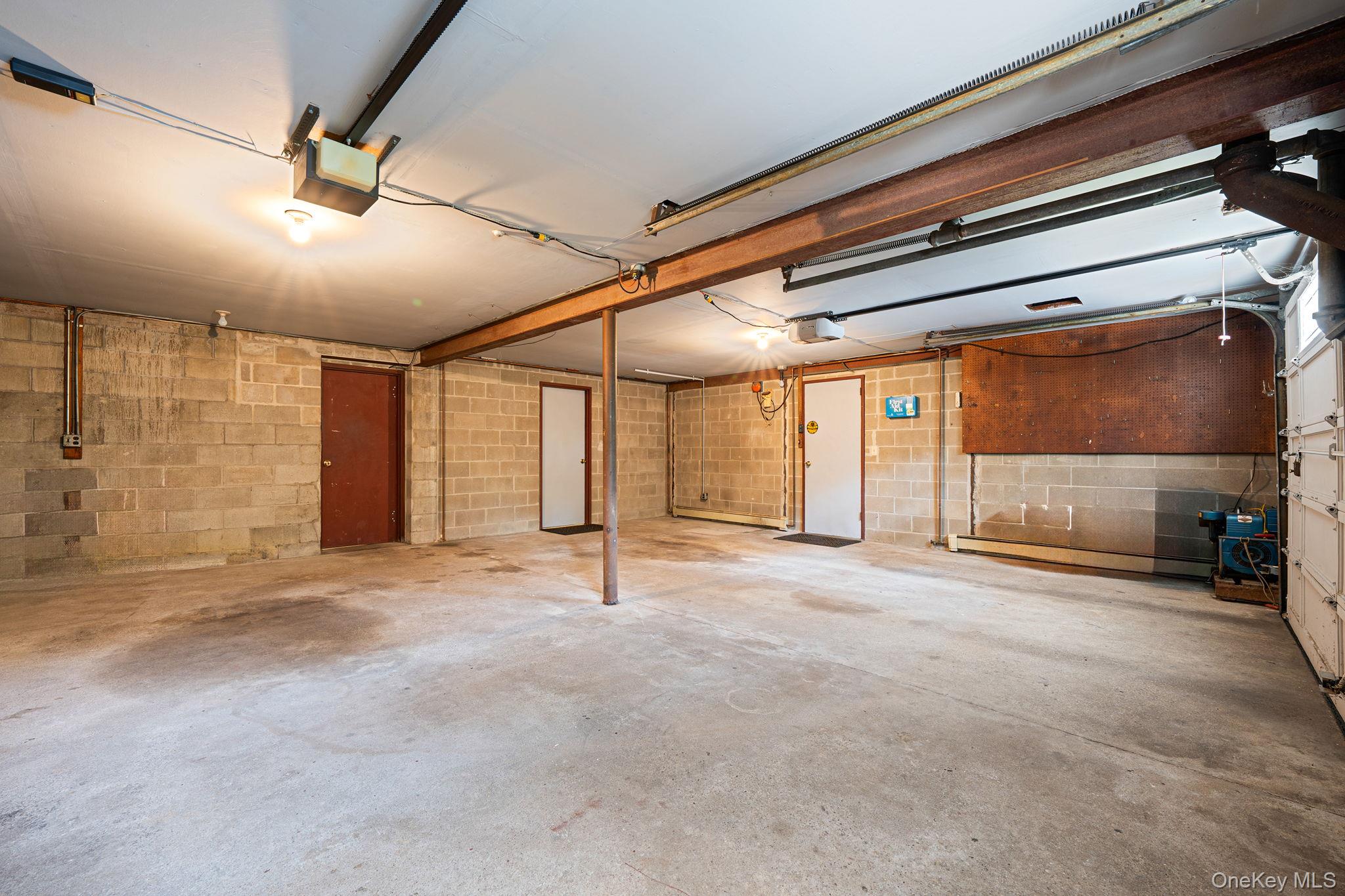 520 Caledonia Road, Dix Hills, NY 11746