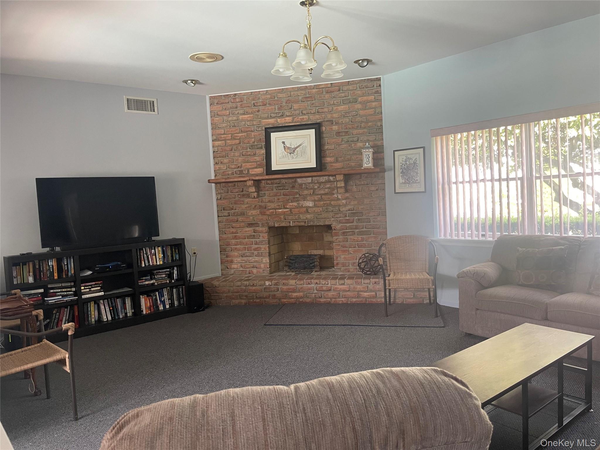 42 Primrose Lane # 42, North Babylon, NY 11703