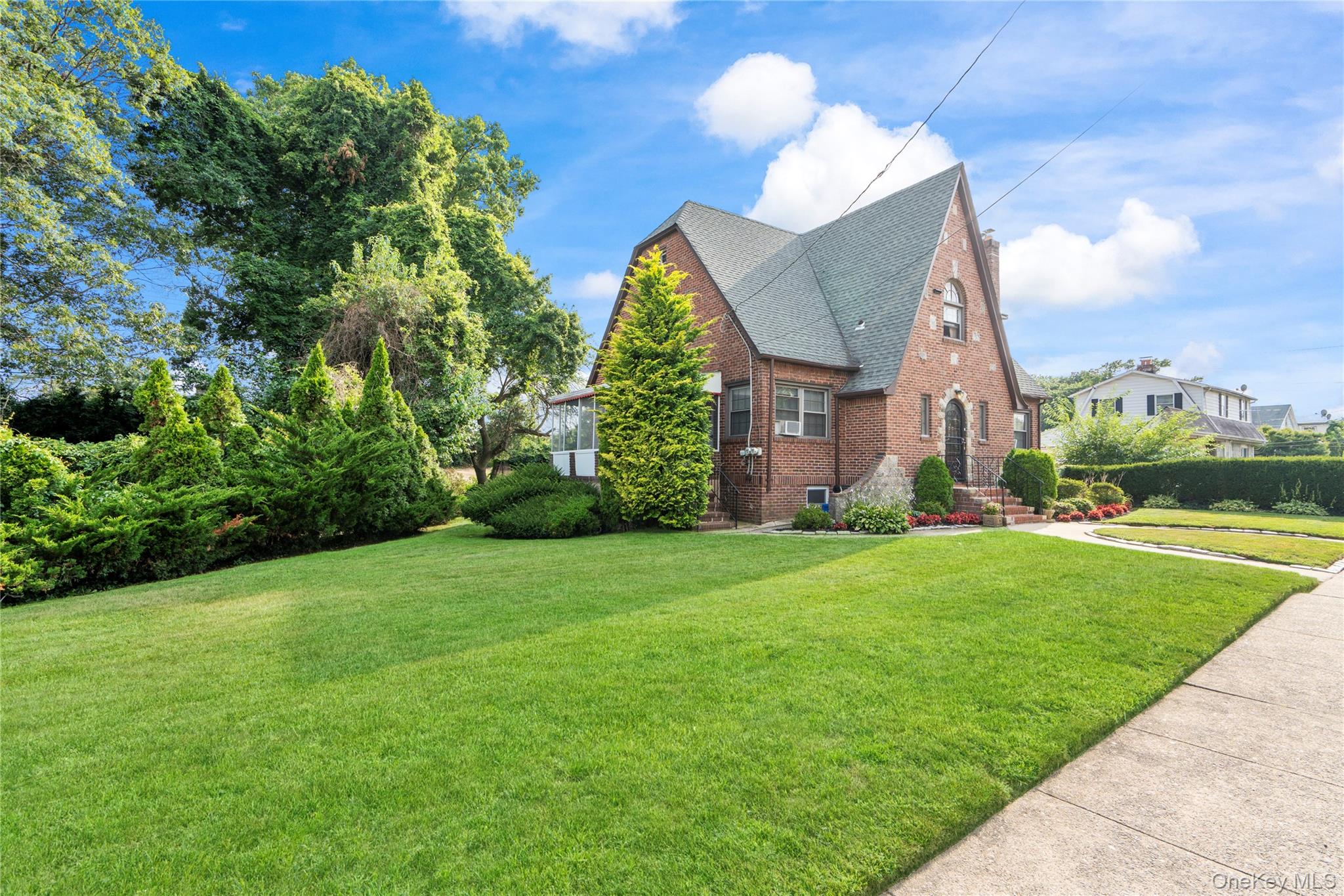 68 Fir Street, Valley Stream, NY 11580