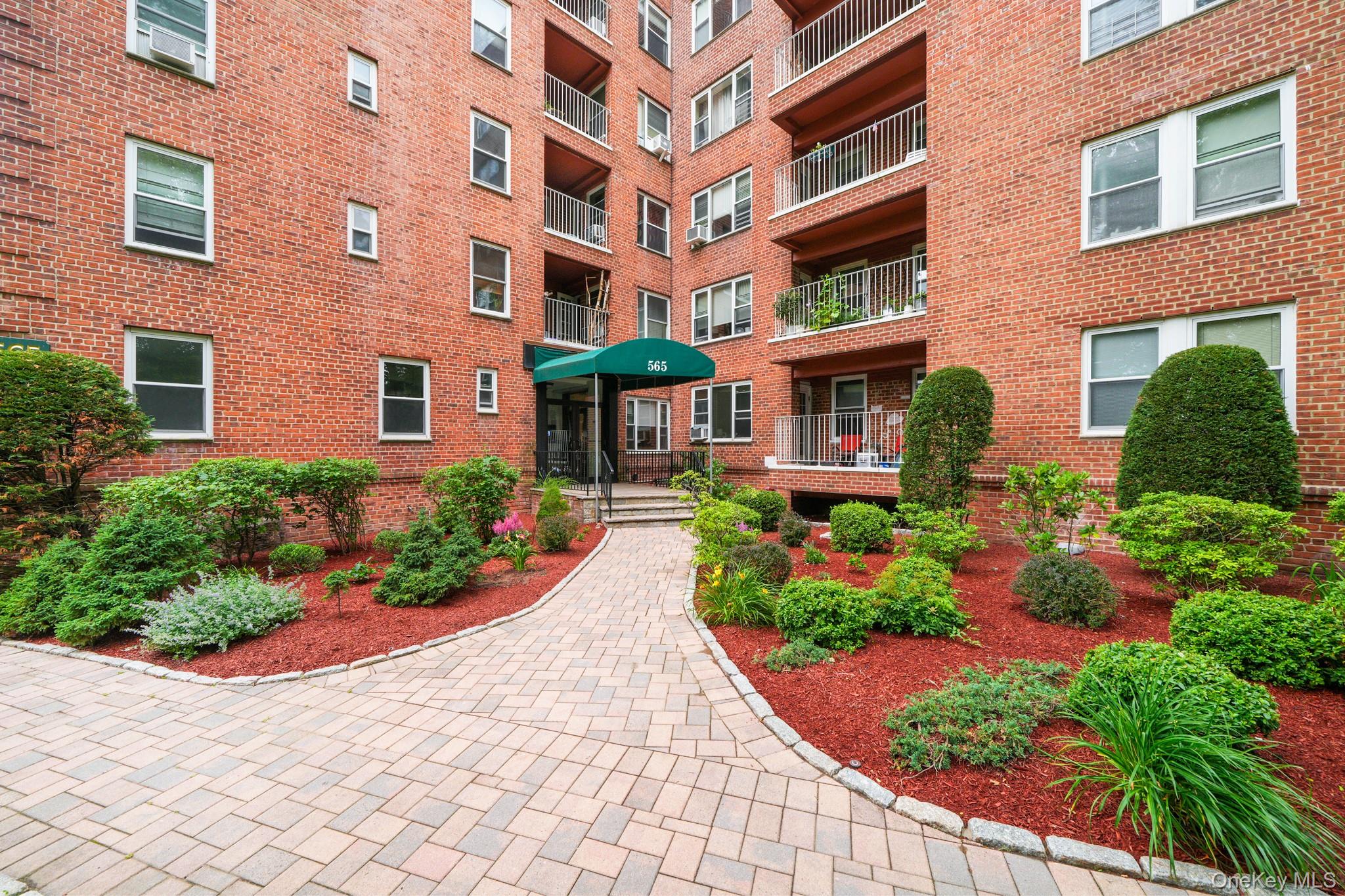 565 Broadway # 1A, Hastings-on-Hudson, NY 10706