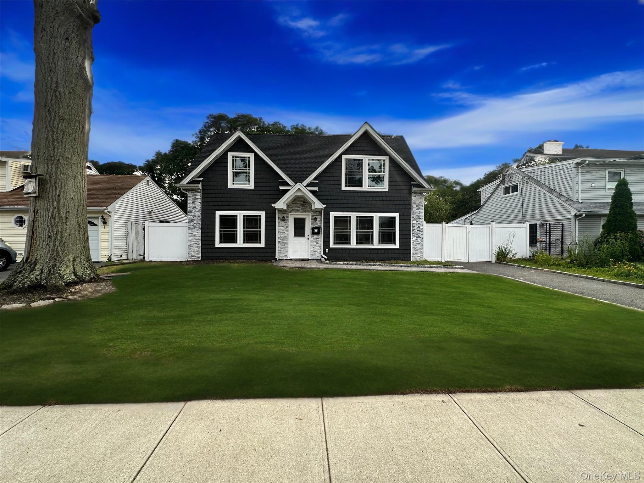 61 William Street, Copiague, NY 11726