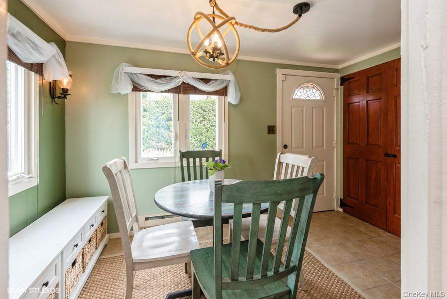 10 Stuart Avenue, Babylon, NY 11702