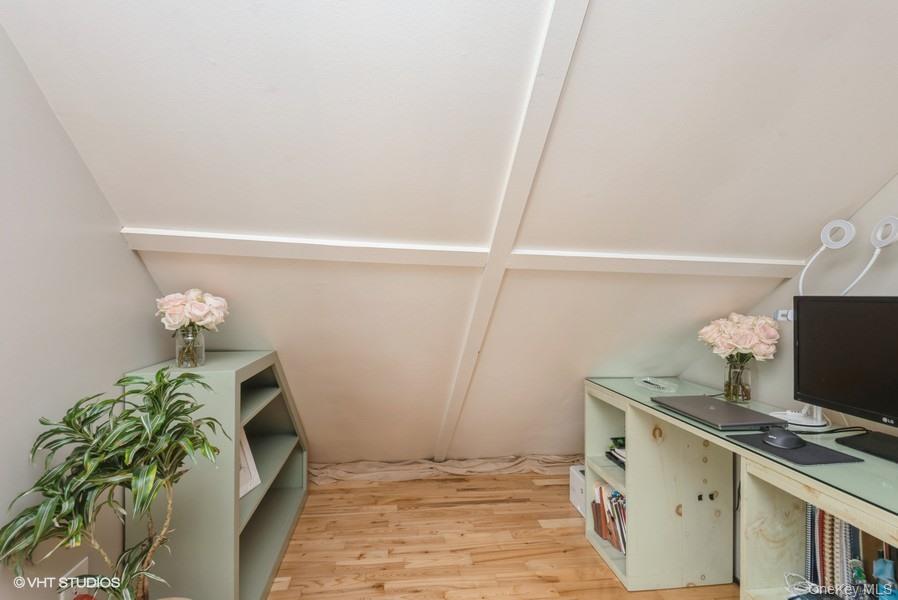 10 Stuart Avenue, Babylon, NY 11702