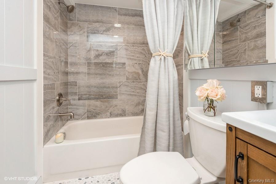 10 Stuart Avenue, Babylon, NY 11702