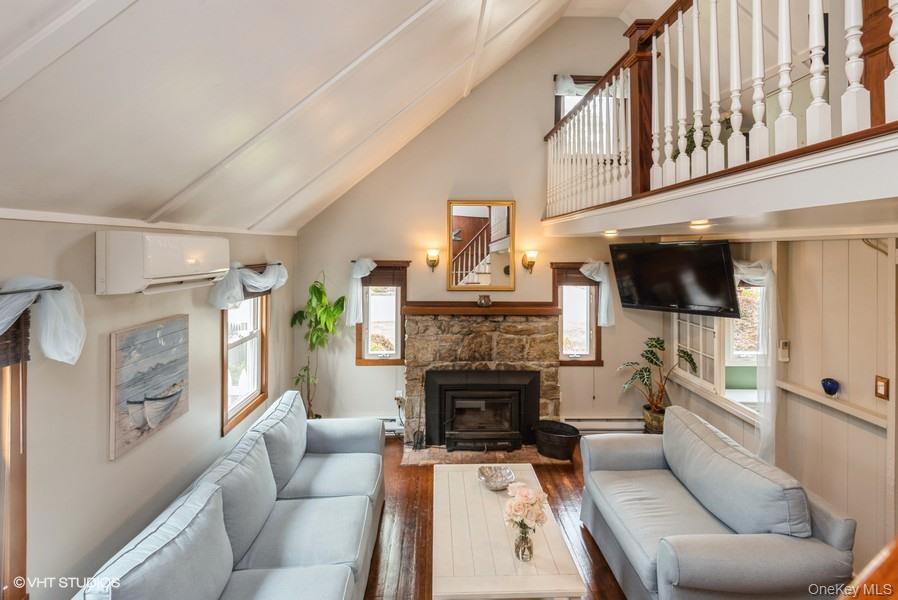 10 Stuart Avenue, Babylon, NY 11702