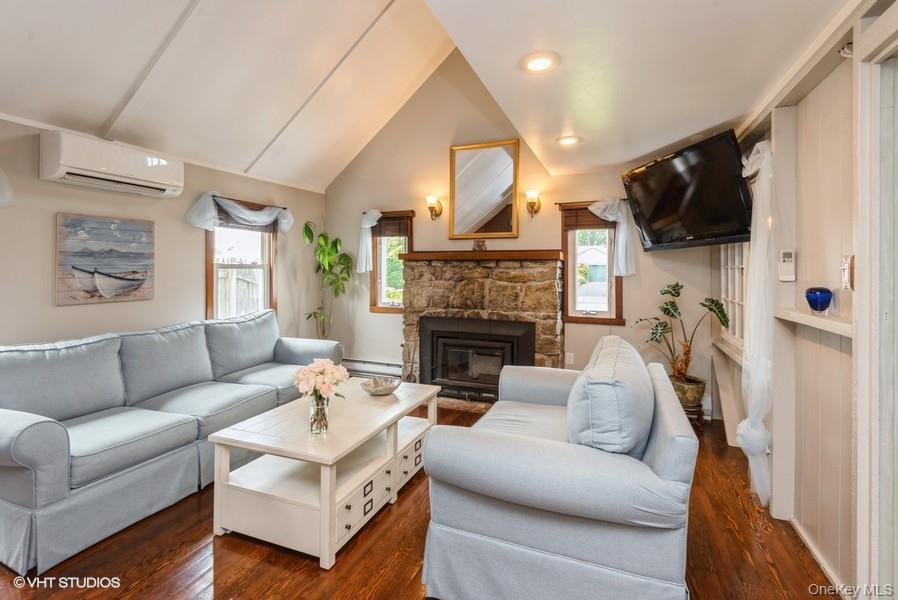 10 Stuart Avenue, Babylon, NY 11702