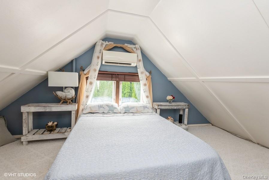 10 Stuart Avenue, Babylon, NY 11702