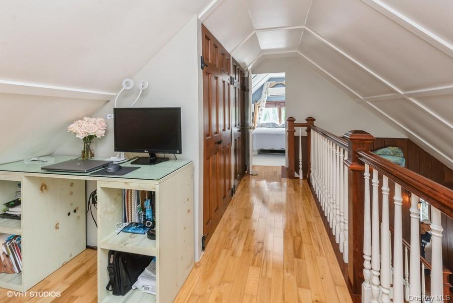 10 Stuart Avenue, Babylon, NY 11702