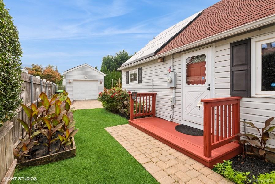 10 Stuart Avenue, Babylon, NY 11702