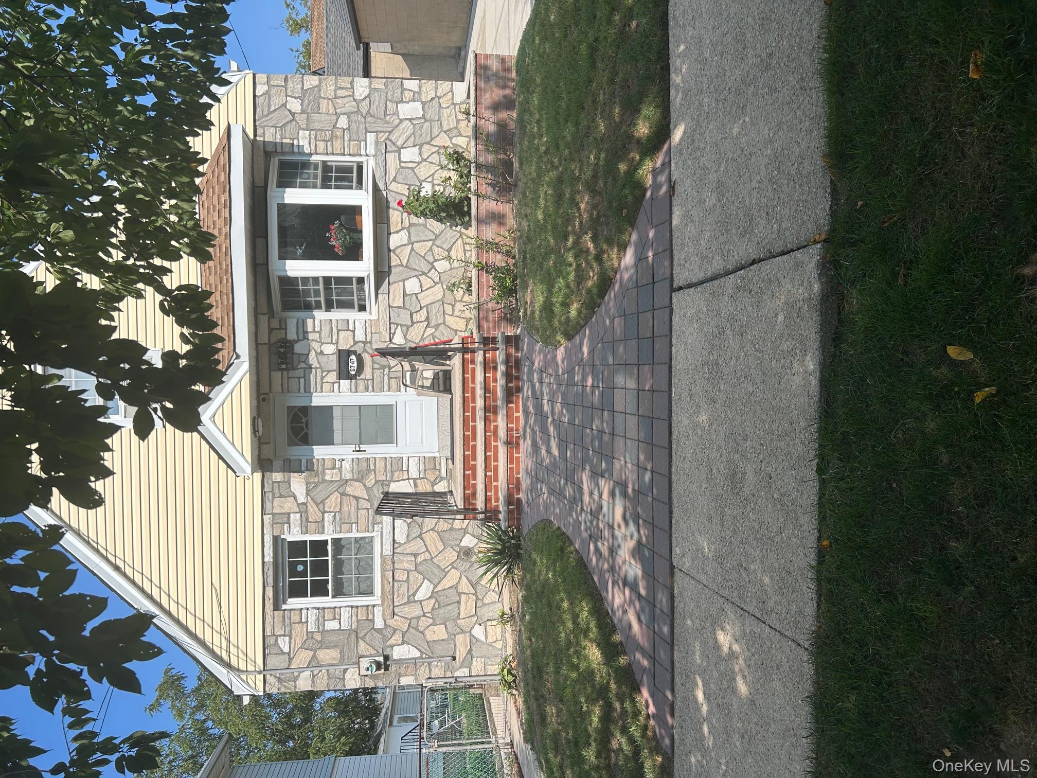 87-47 256th Street, Floral Park, NY 11001