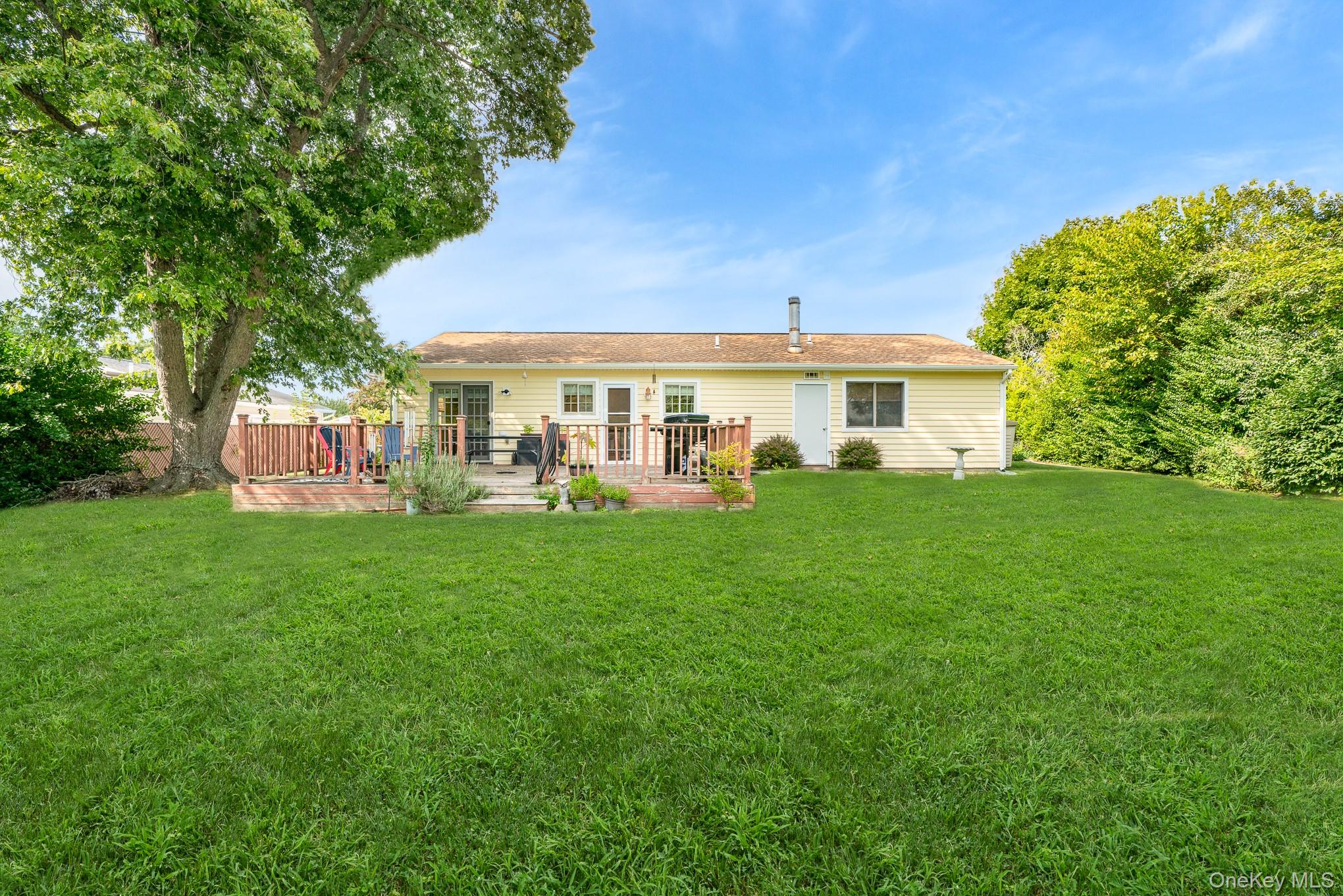 16 Malcolm Street, Bellport, NY 11713