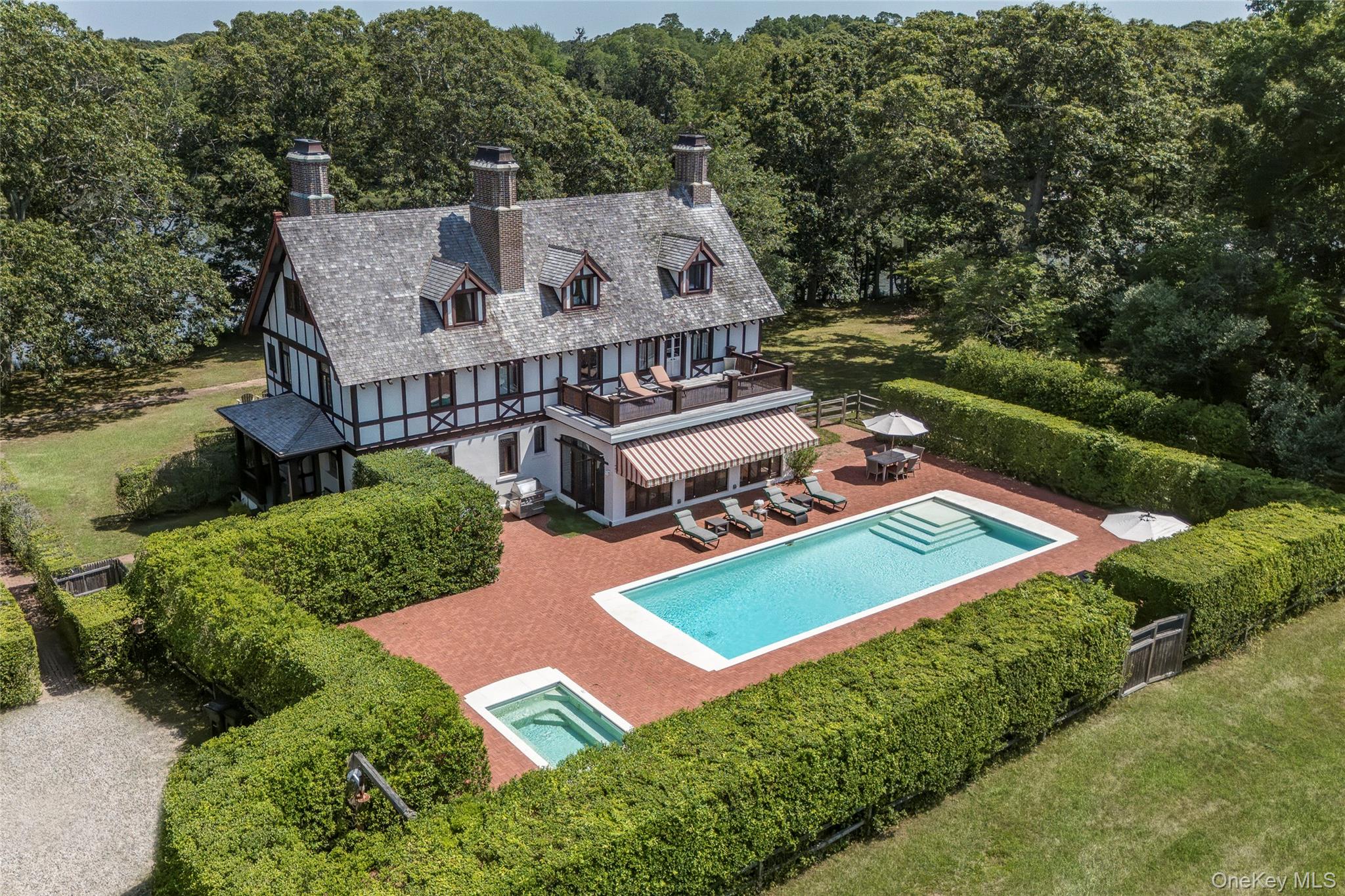 9 / 7 Westmoreland Drive, Shelter Island Heights, NY 11964