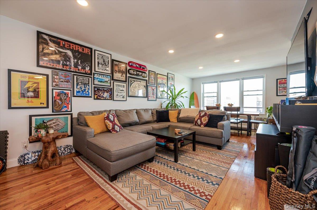 1 E Broadway # 7O, Long Beach, NY 11561