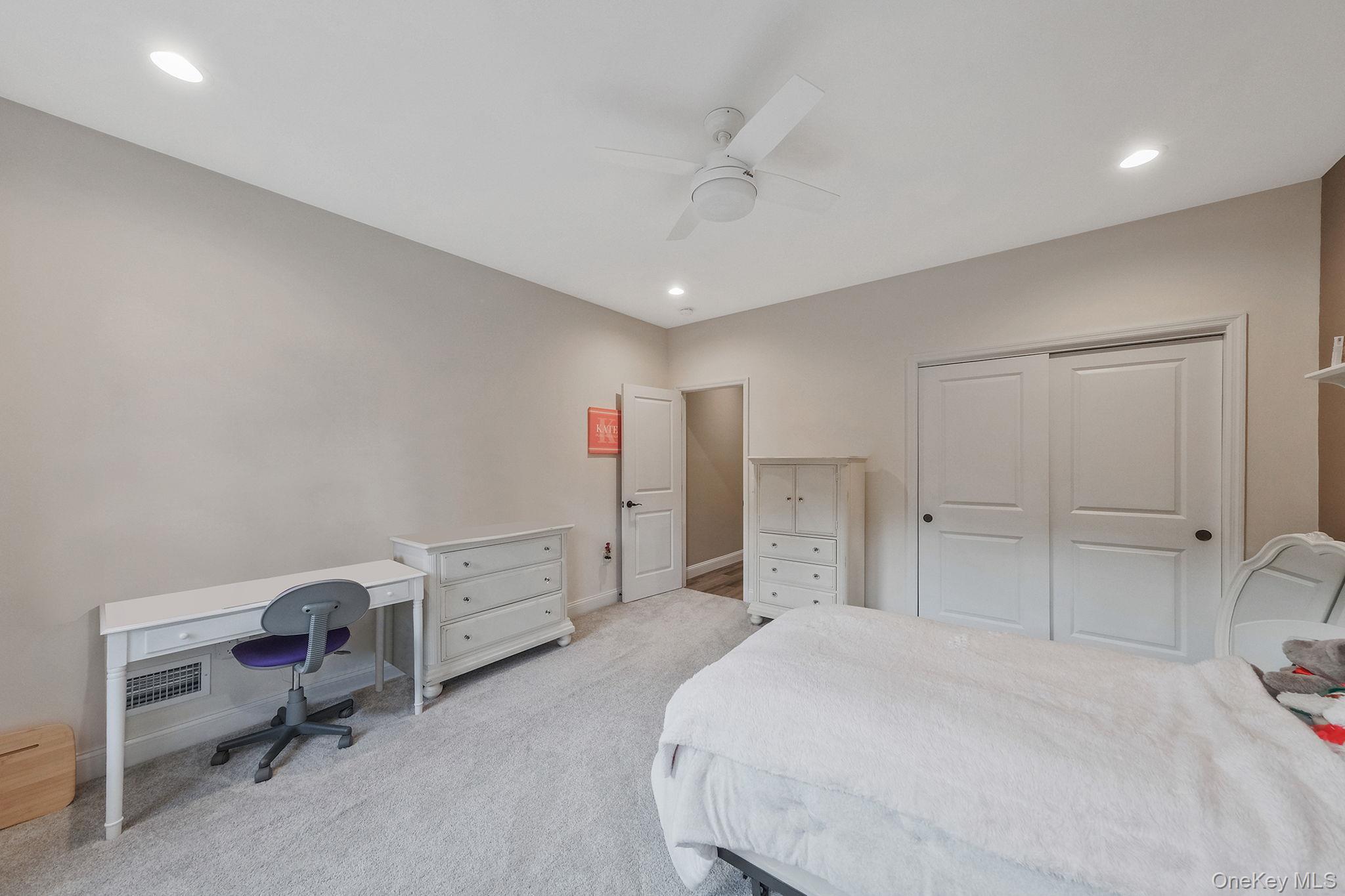 208 Belmont Circle, Yaphank, NY 11980