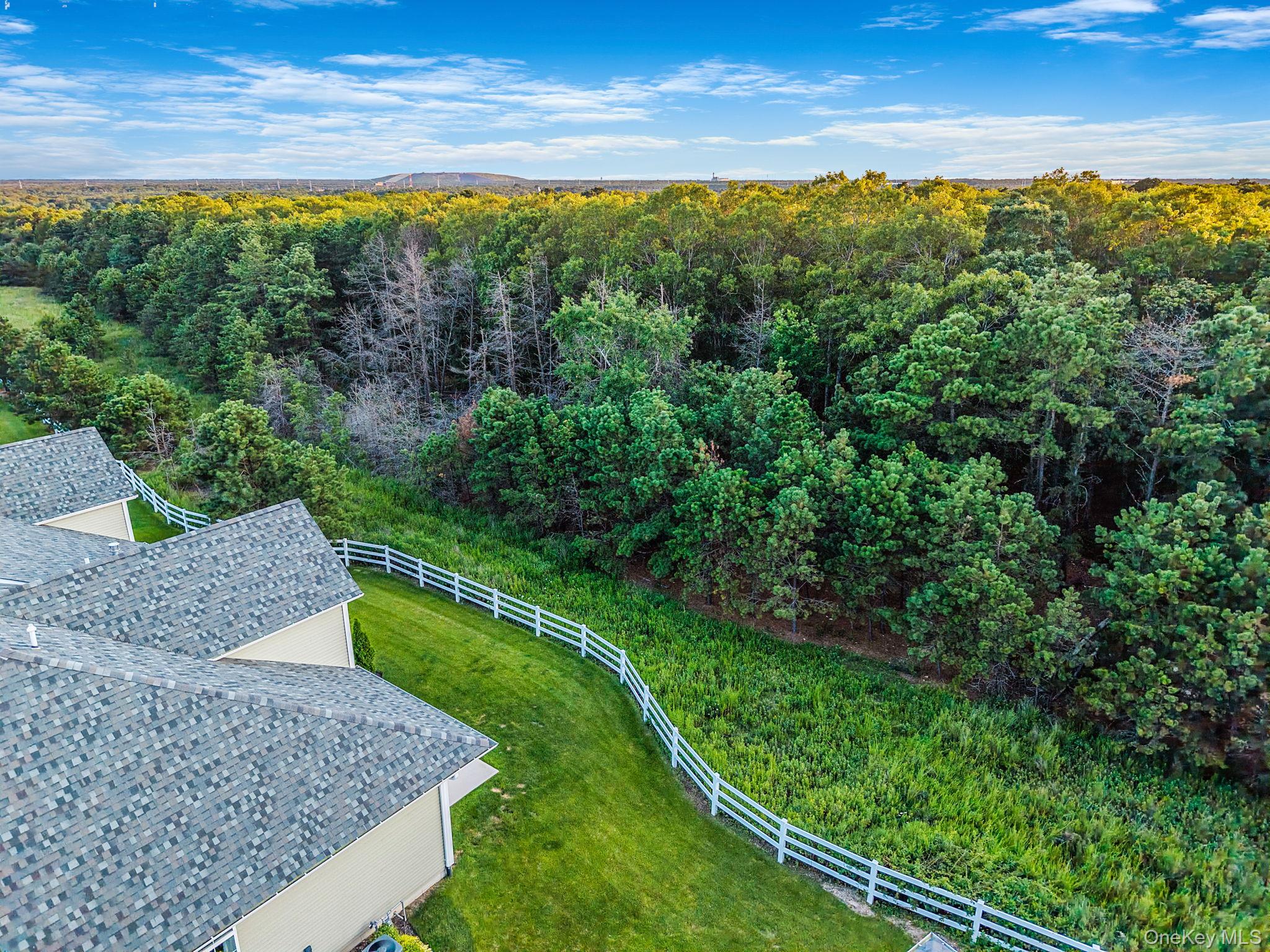 208 Belmont Circle, Yaphank, NY 11980