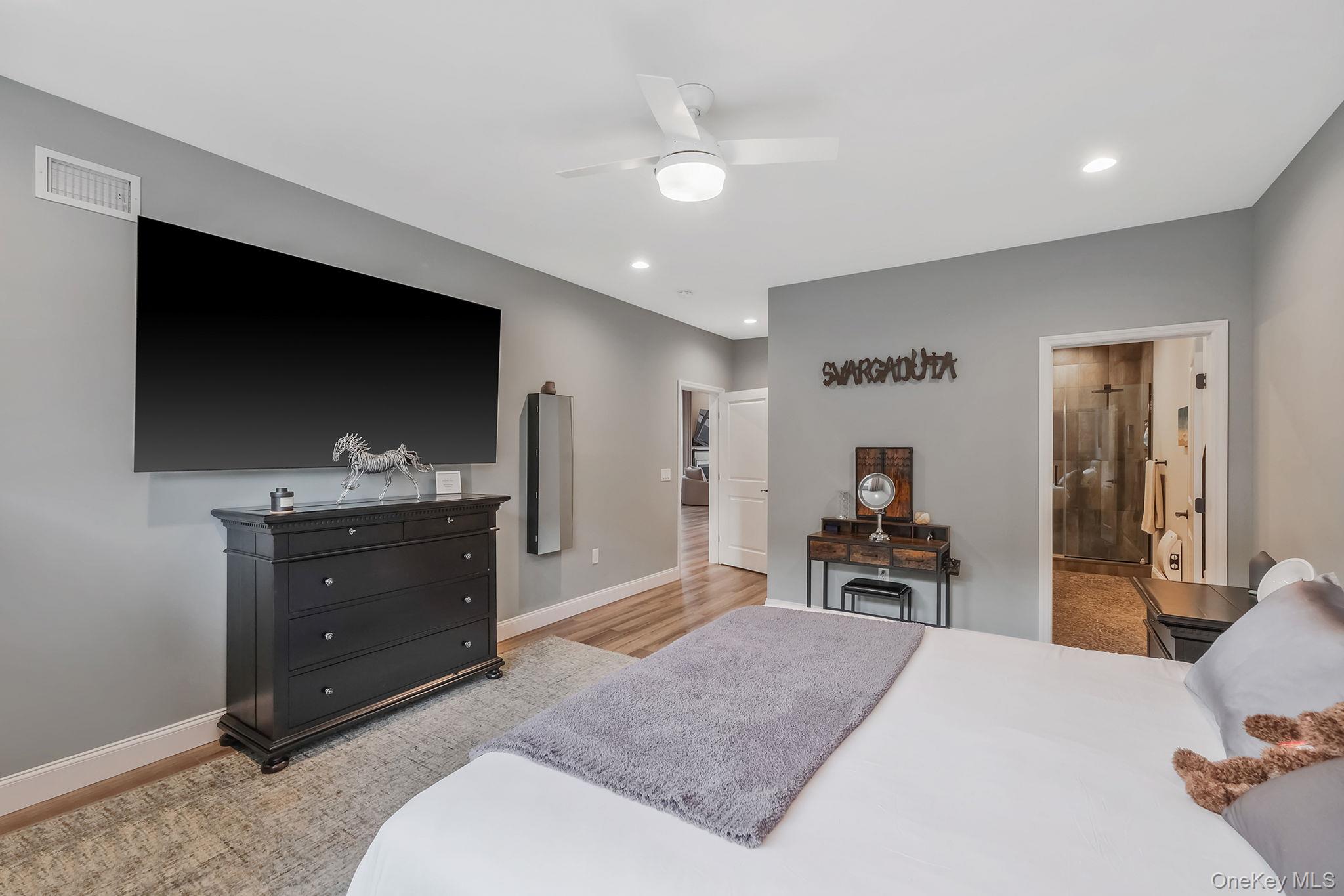 208 Belmont Circle, Yaphank, NY 11980