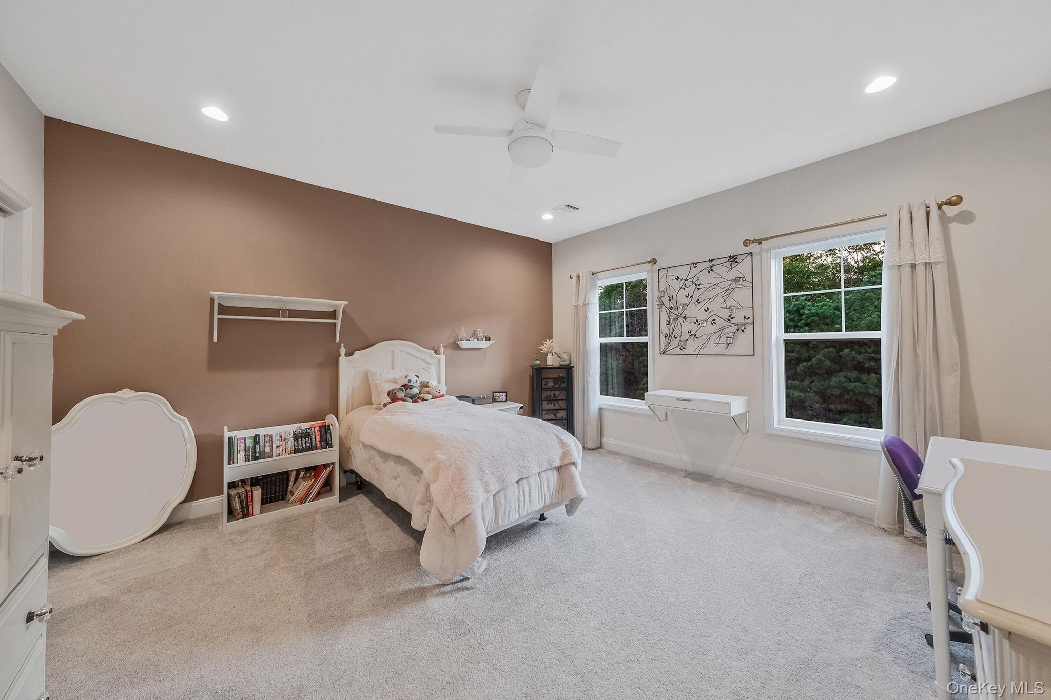 208 Belmont Circle, Yaphank, NY 11980