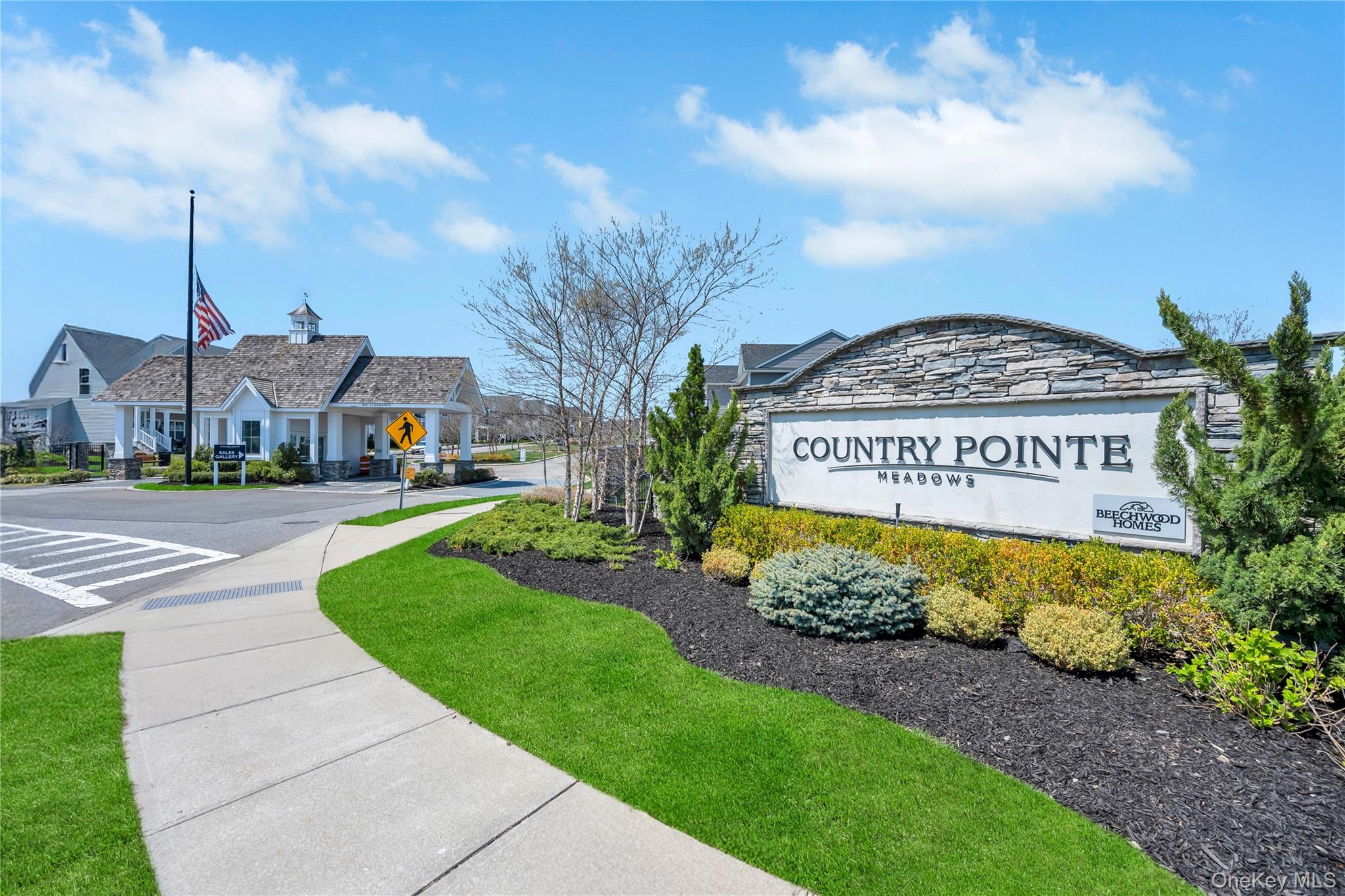 208 Belmont Circle, Yaphank, NY 11980