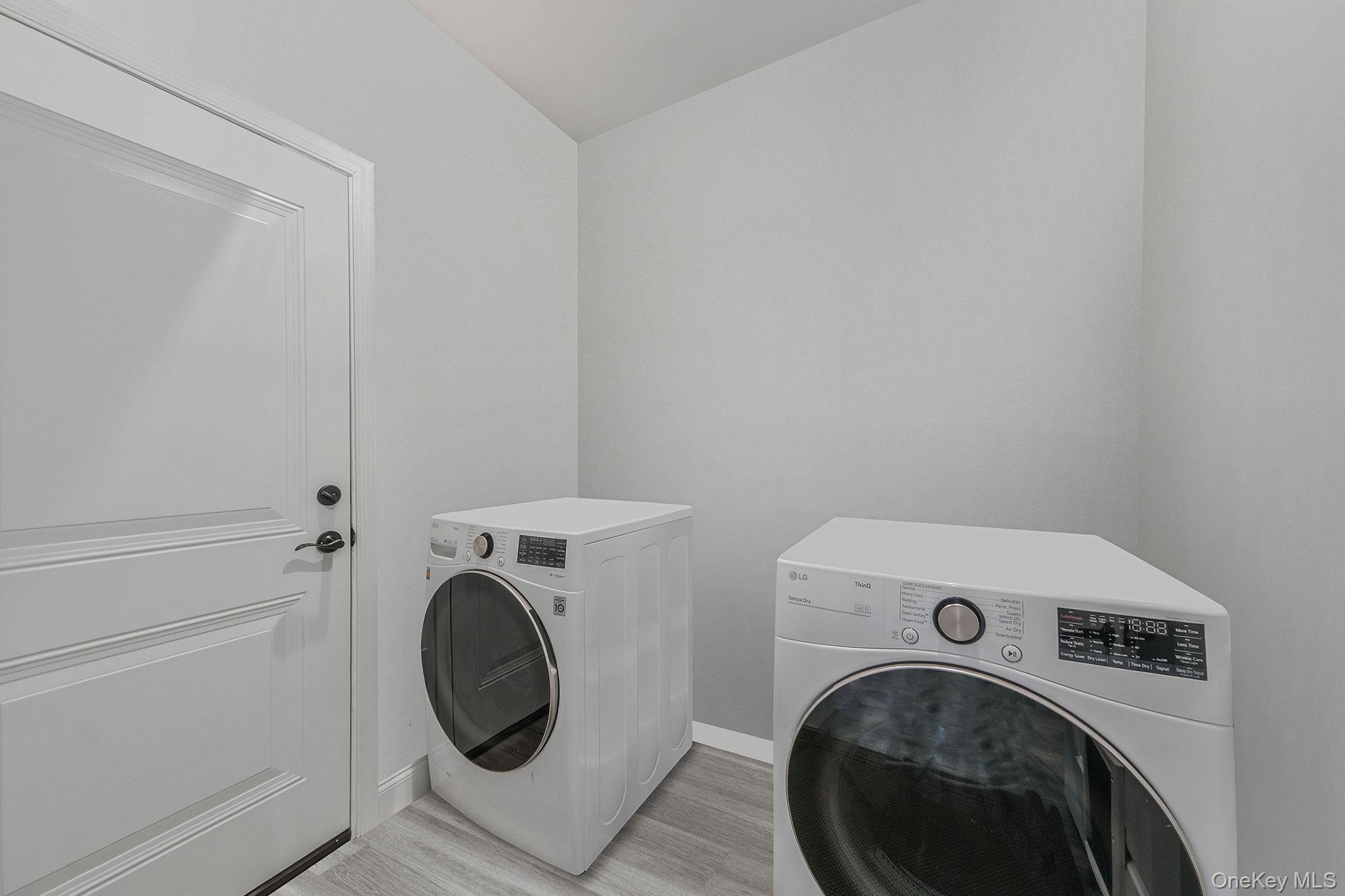 208 Belmont Circle, Yaphank, NY 11980