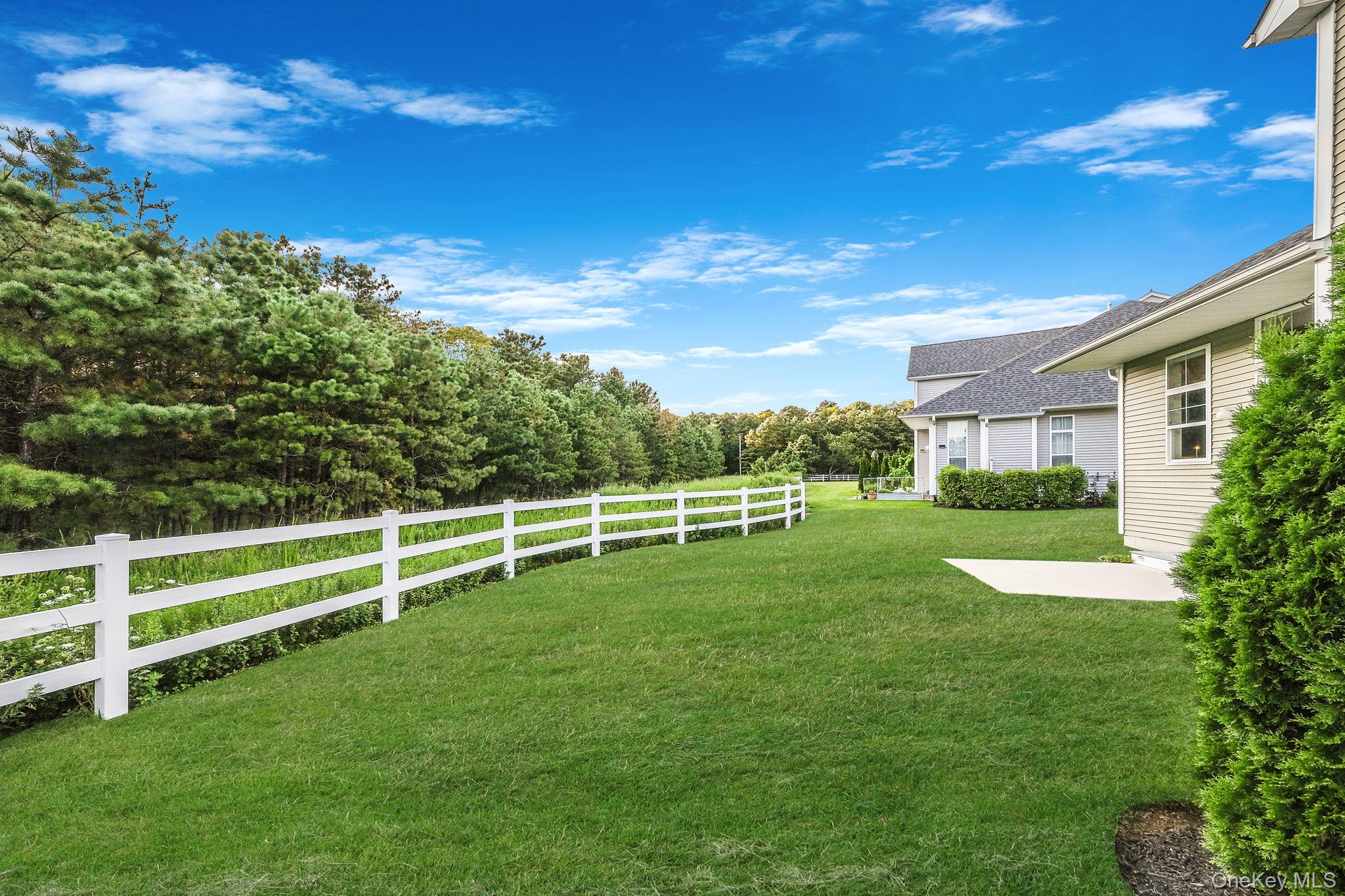 208 Belmont Circle, Yaphank, NY 11980