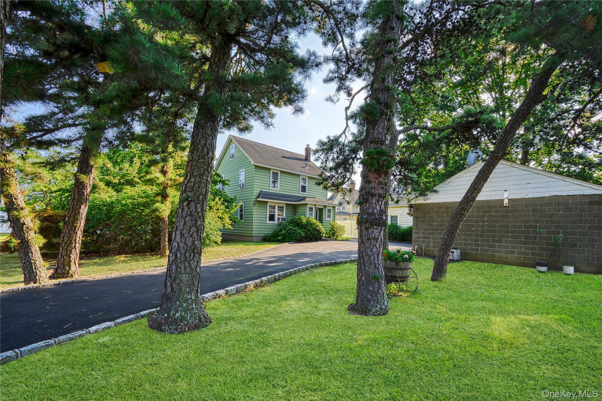 464 Central Avenue, Bethpage, NY 11714