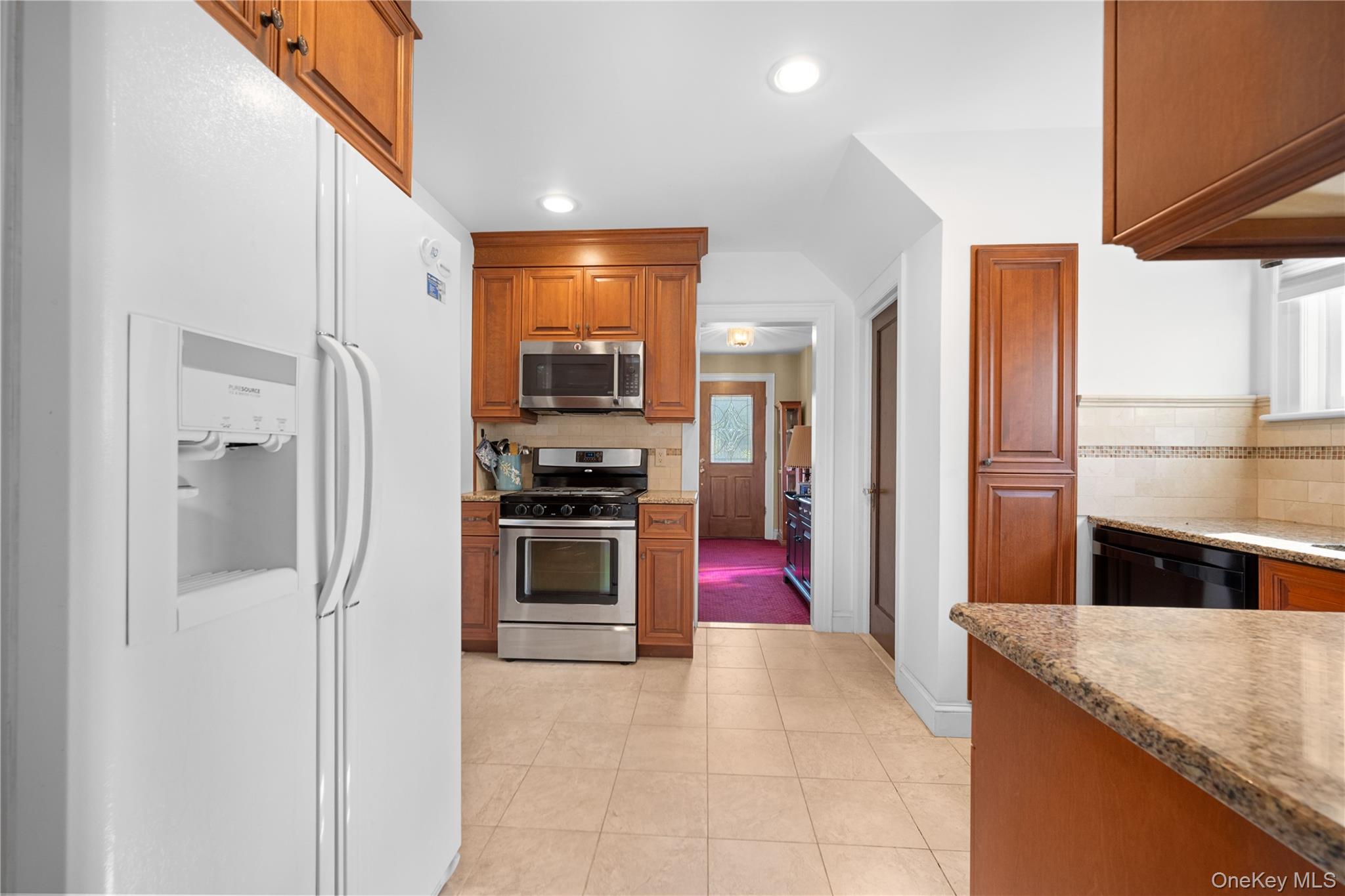 464 Central Avenue, Bethpage, NY 11714