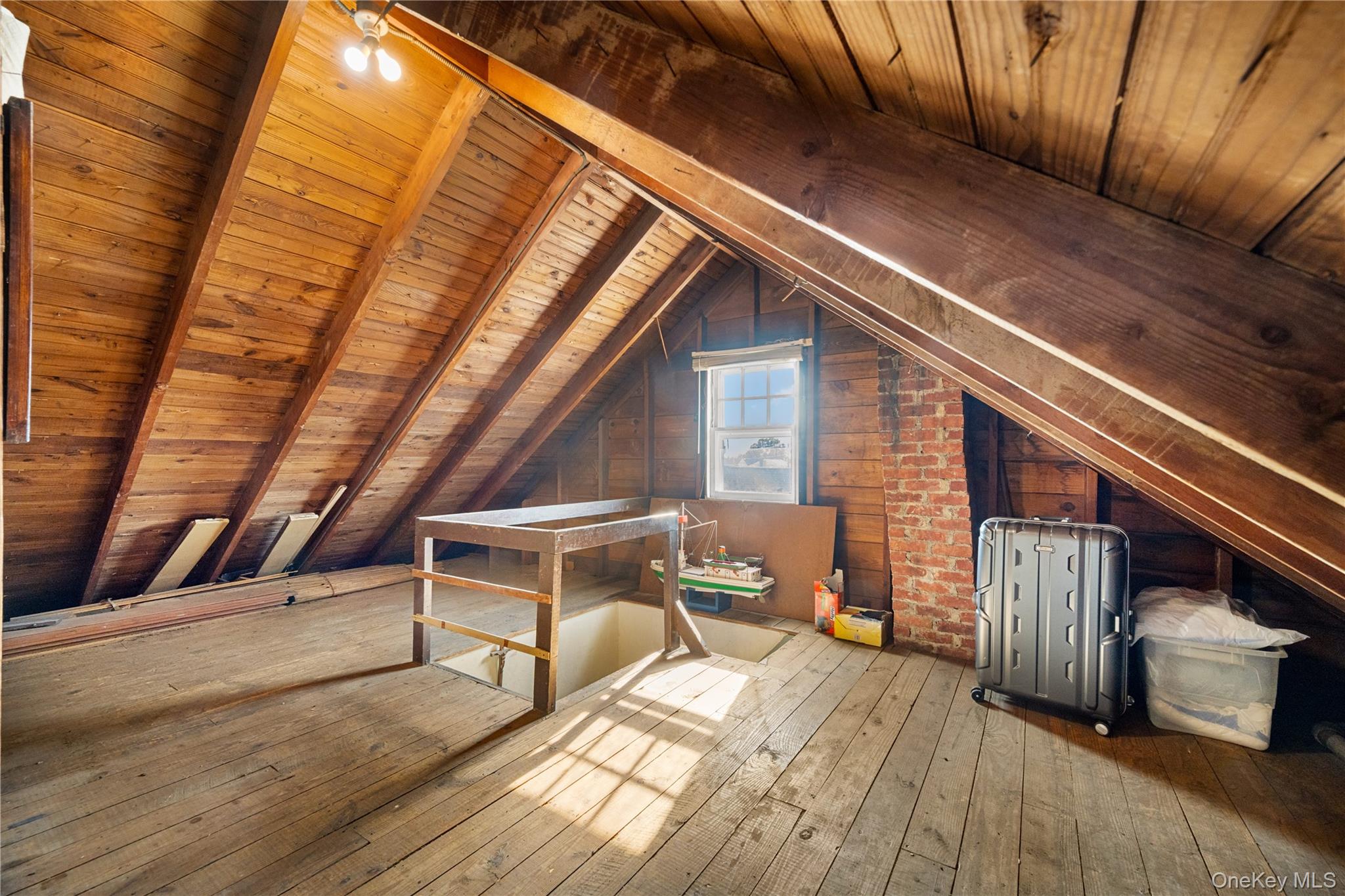 464 Central Avenue, Bethpage, NY 11714