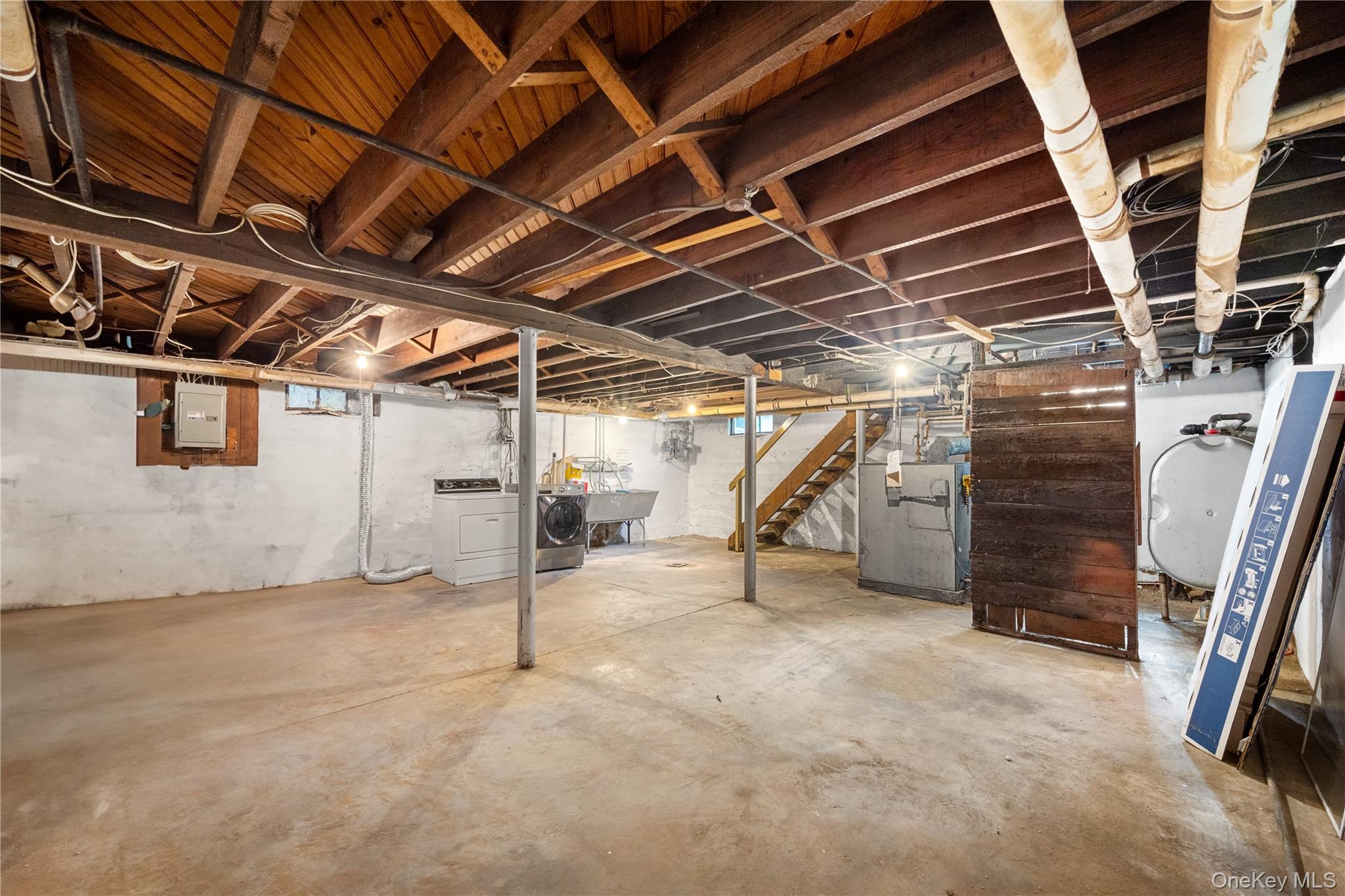 464 Central Avenue, Bethpage, NY 11714