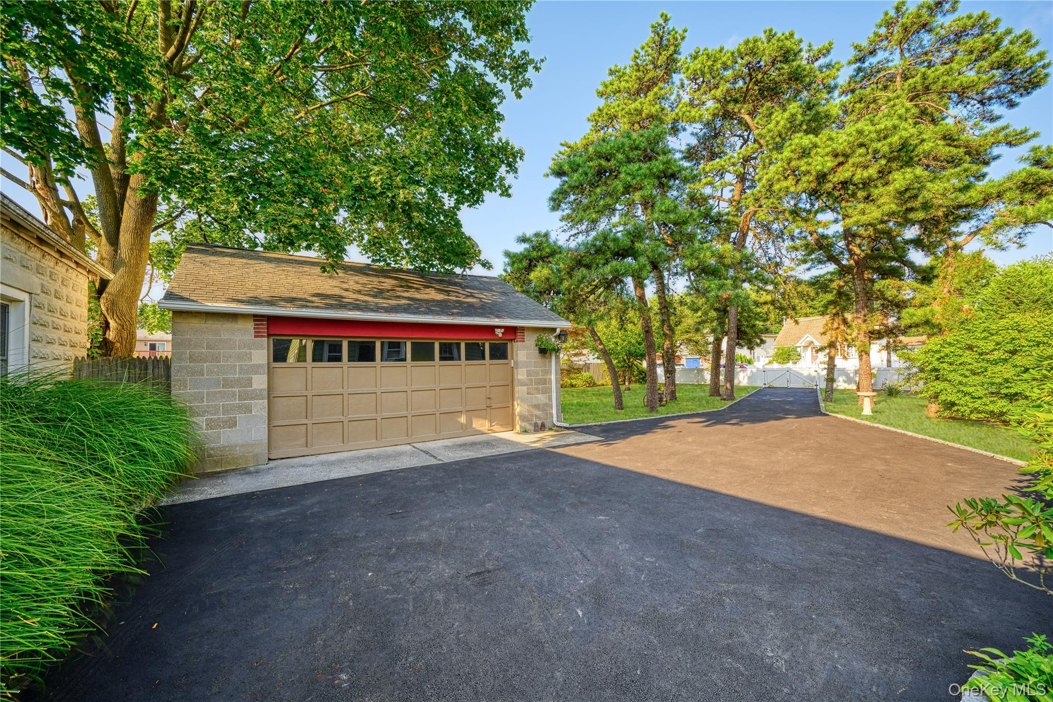 464 Central Avenue, Bethpage, NY 11714