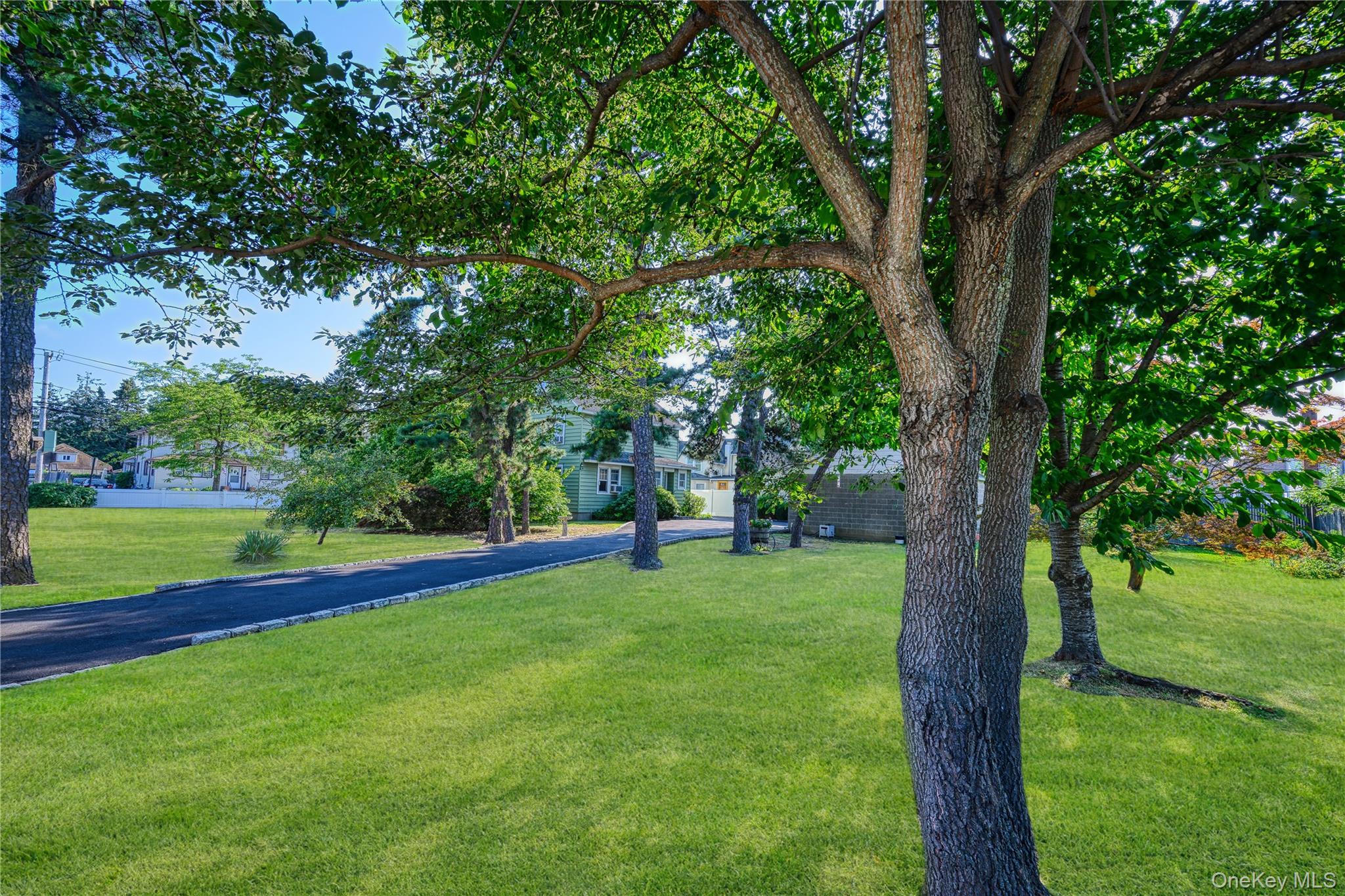 464 Central Avenue, Bethpage, NY 11714