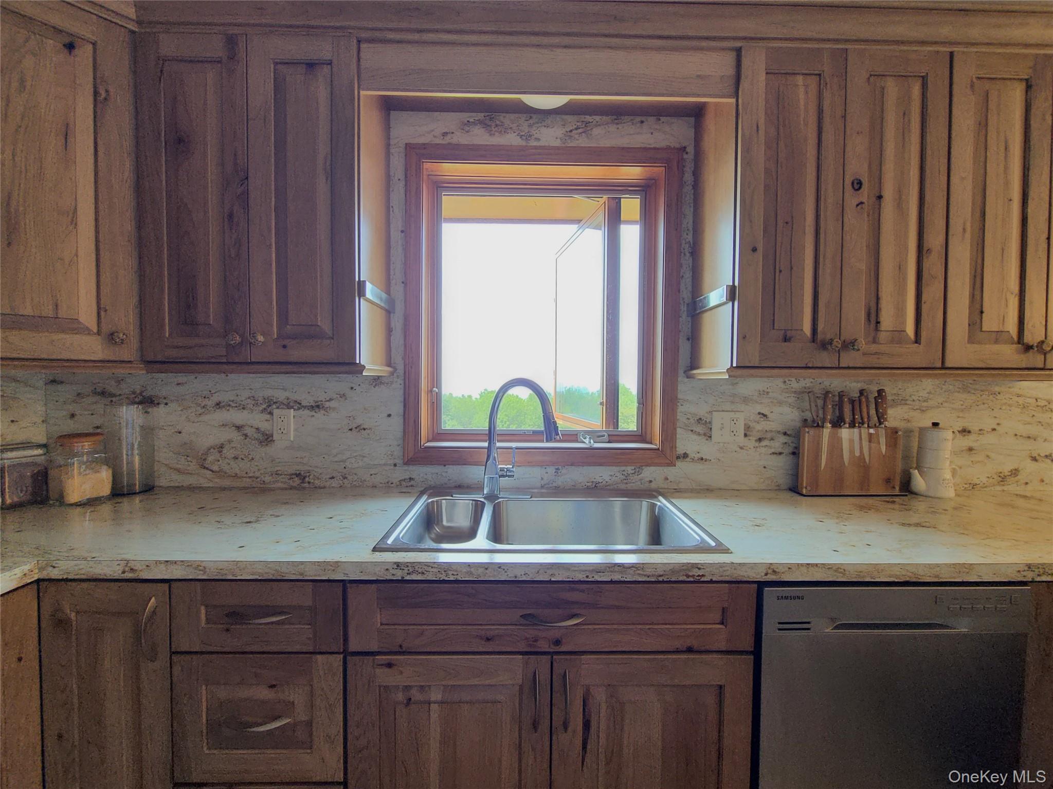 203 Skyline Drive, Woodbourne, NY 12788