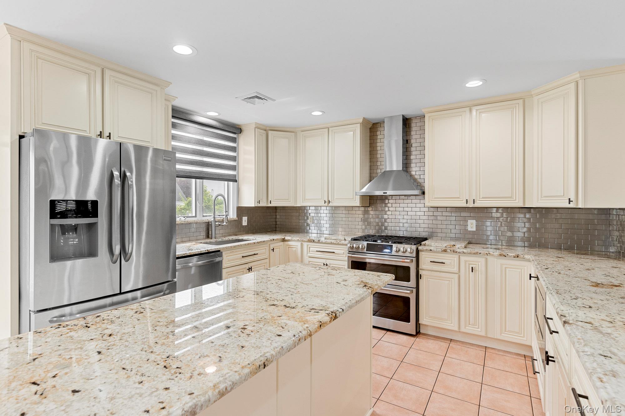 458 Mineola Avenue, Carle Place, NY 11514