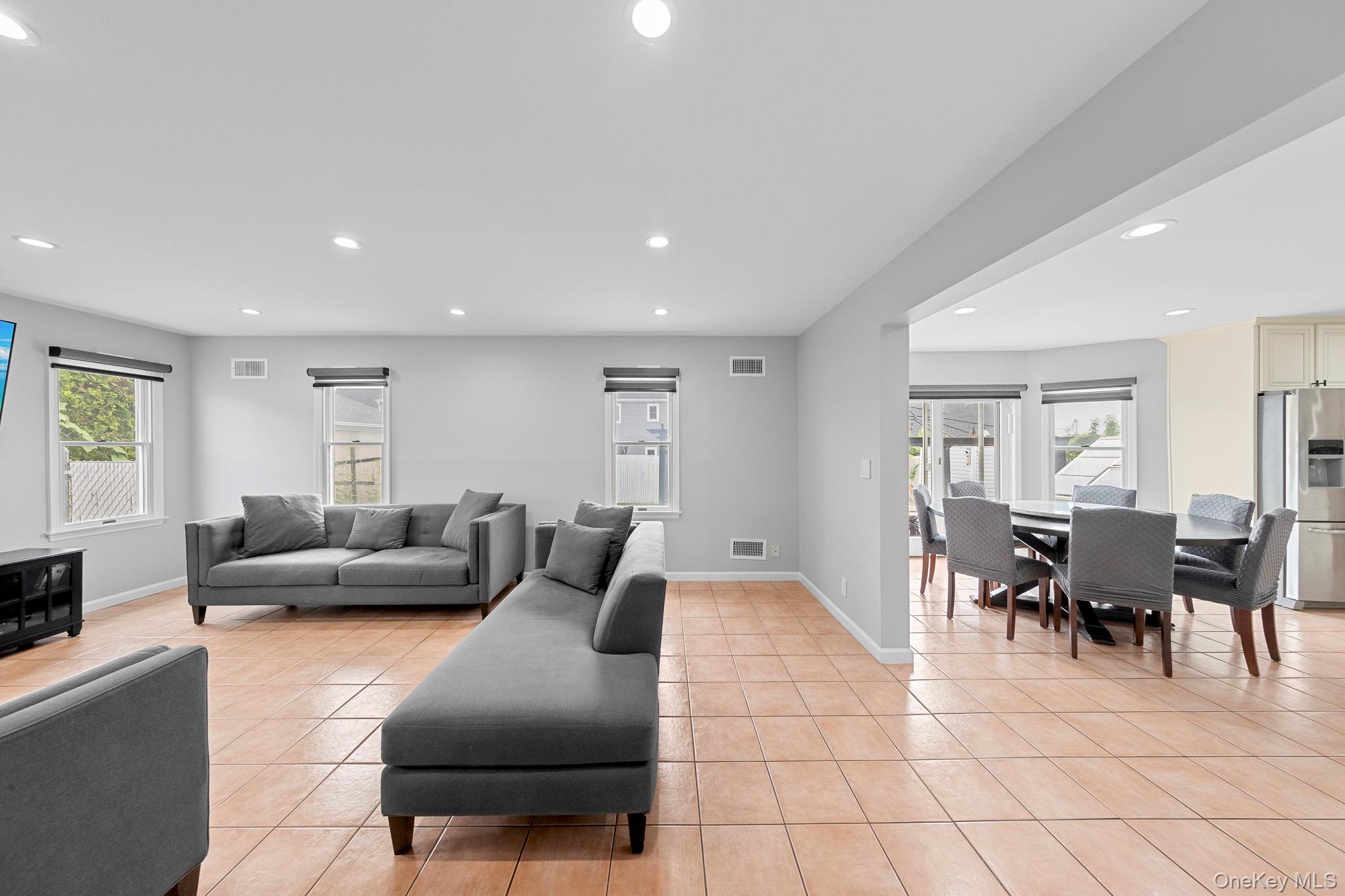 458 Mineola Avenue, Carle Place, NY 11514