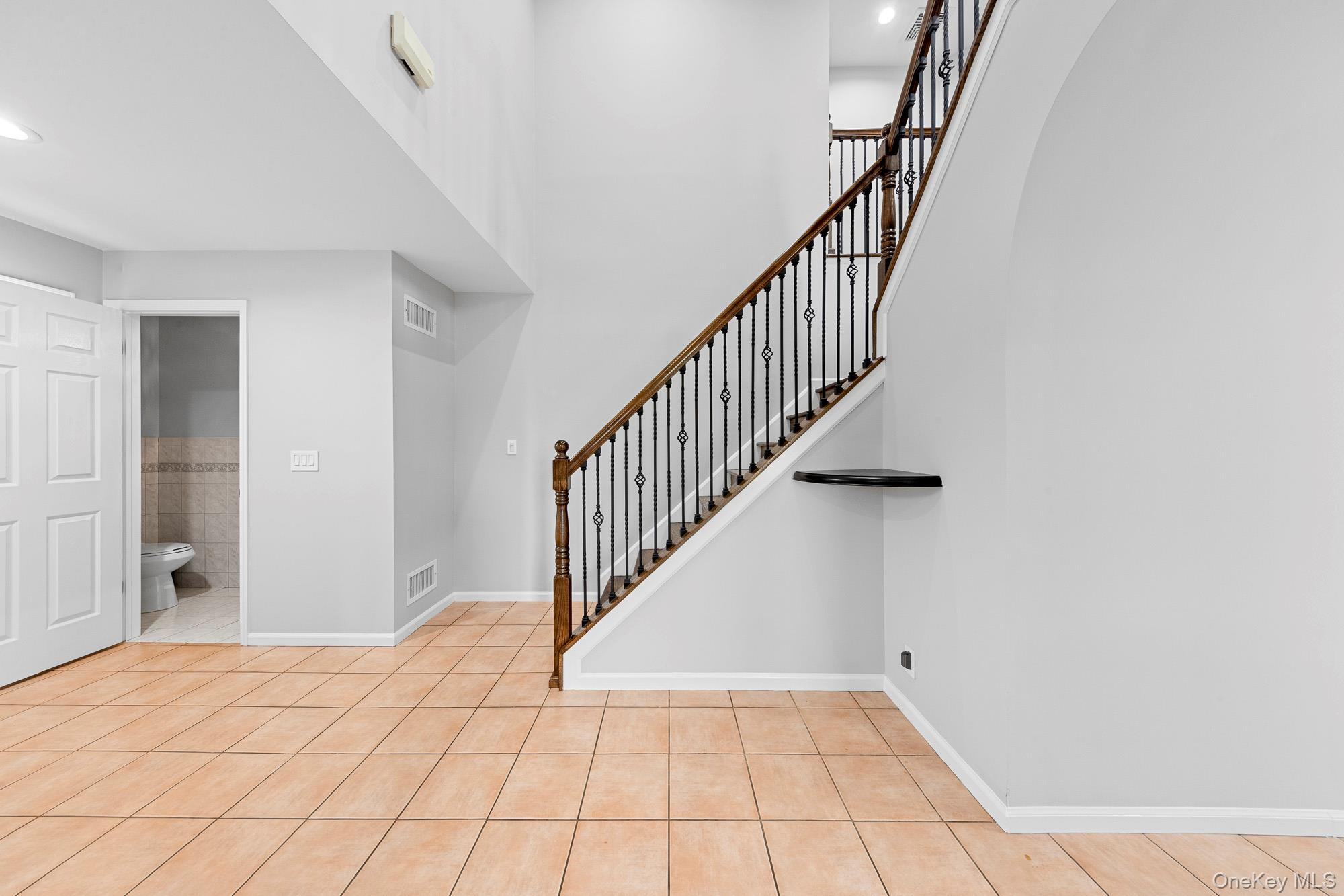 458 Mineola Avenue, Carle Place, NY 11514