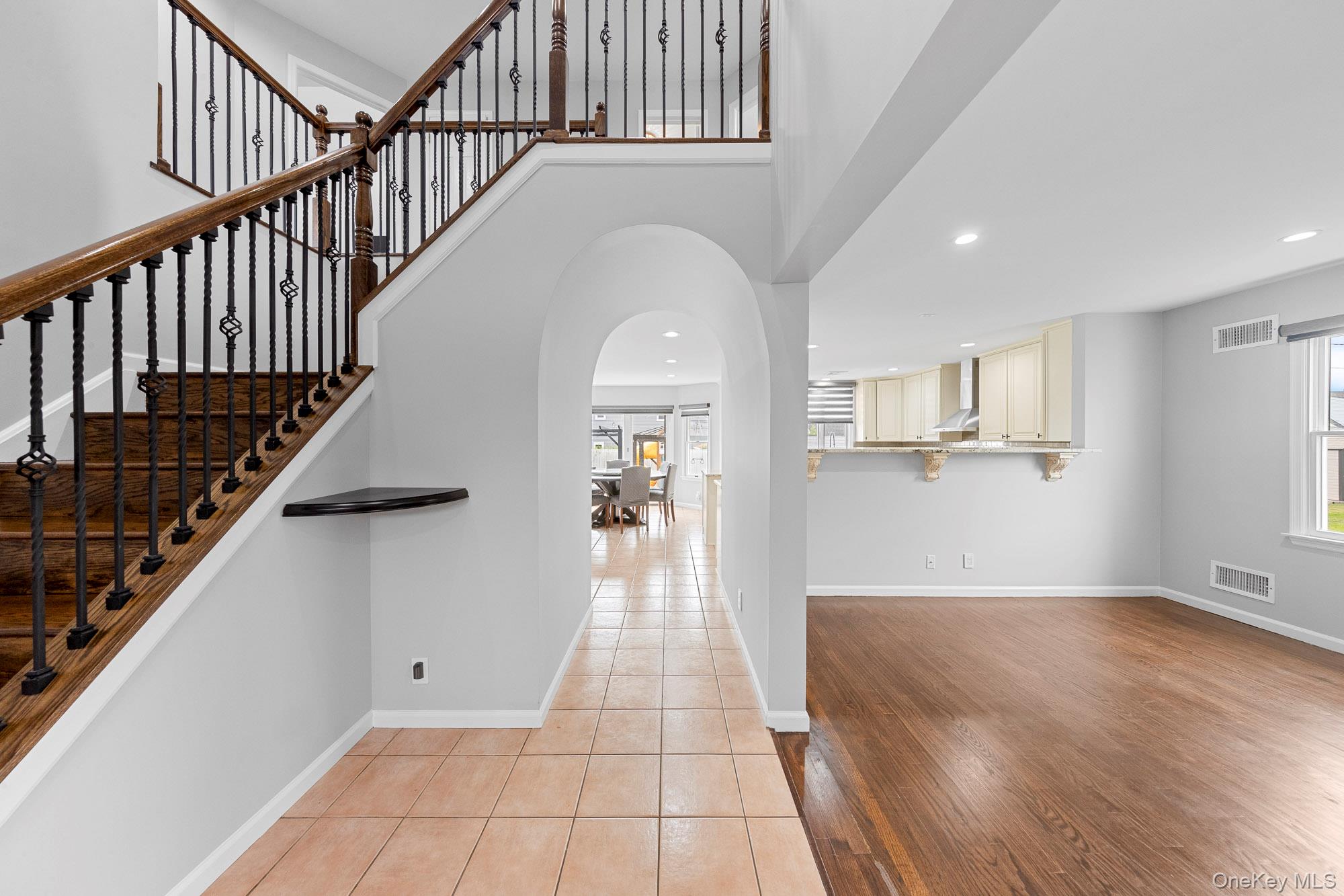 458 Mineola Avenue, Carle Place, NY 11514