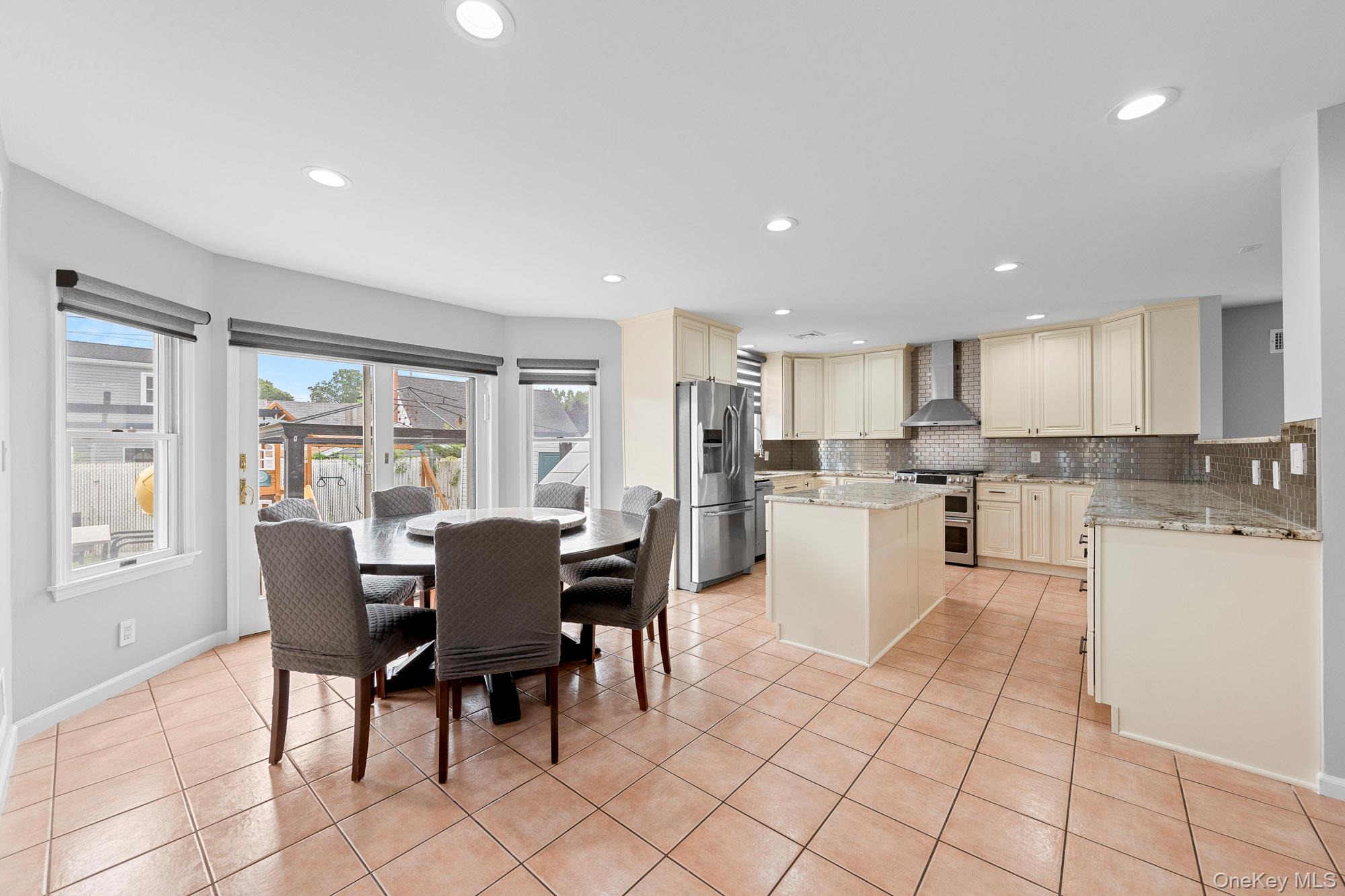 458 Mineola Avenue, Carle Place, NY 11514