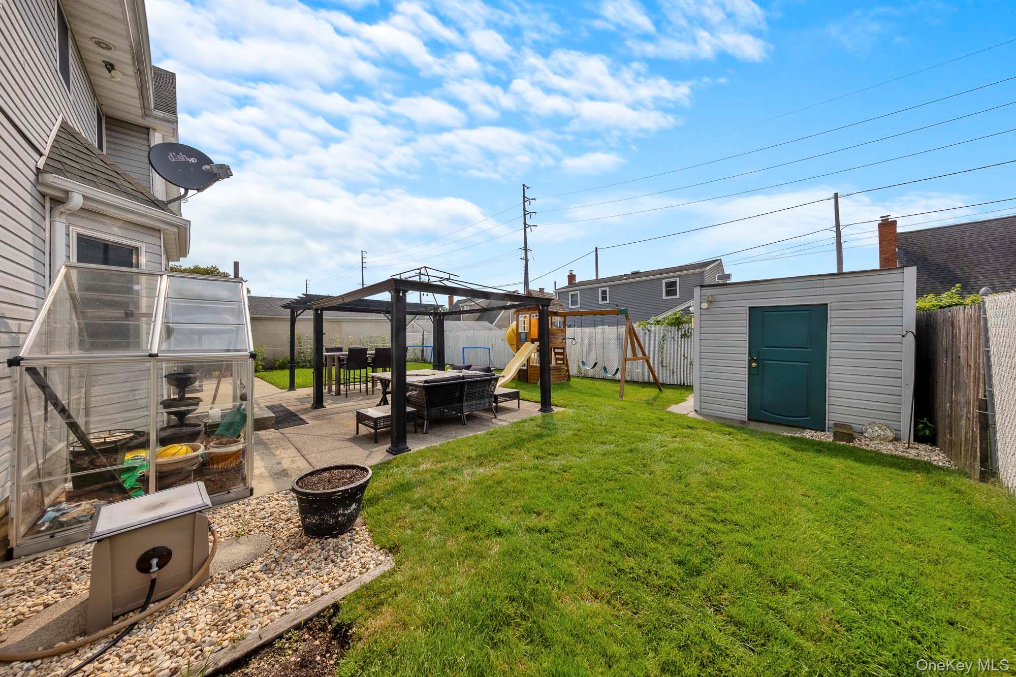 458 Mineola Avenue, Carle Place, NY 11514