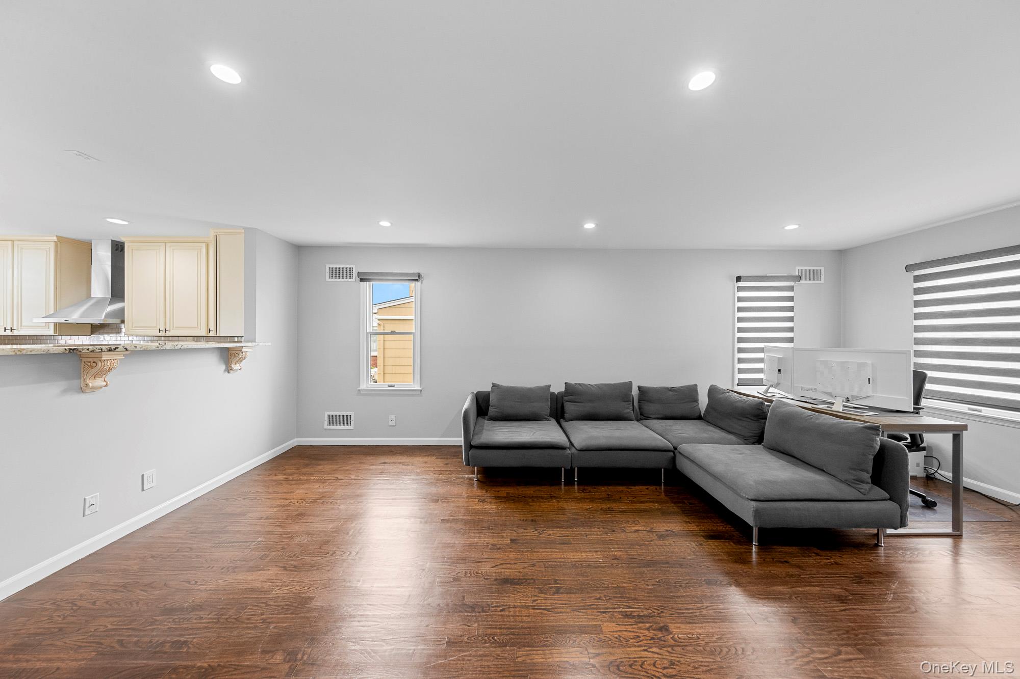 458 Mineola Avenue, Carle Place, NY 11514