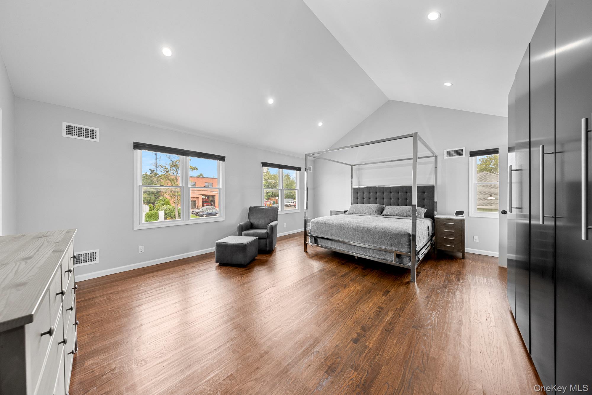 458 Mineola Avenue, Carle Place, NY 11514