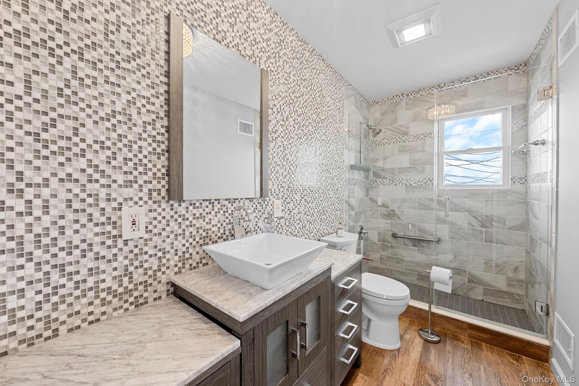 458 Mineola Avenue, Carle Place, NY 11514