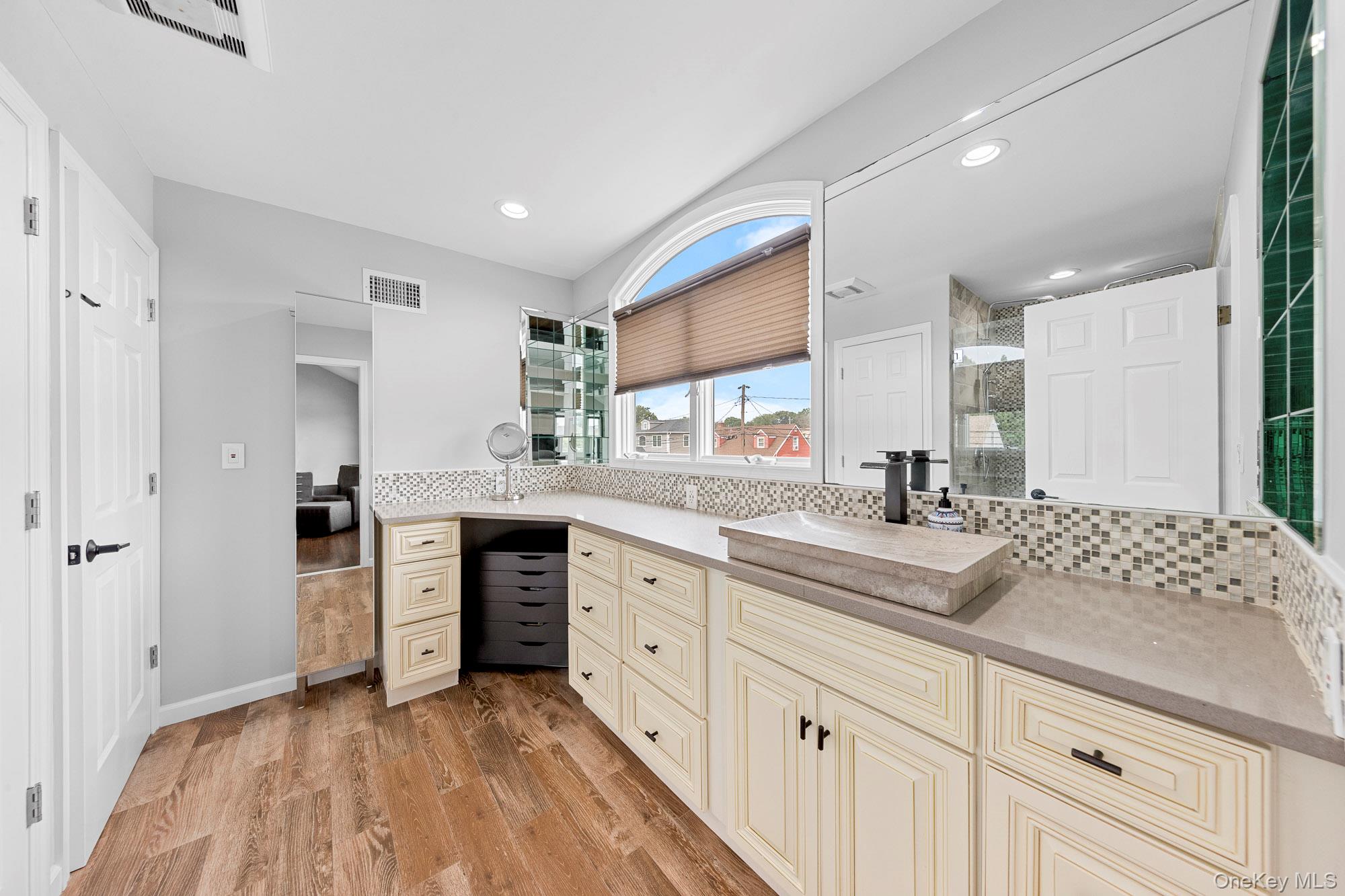 458 Mineola Avenue, Carle Place, NY 11514