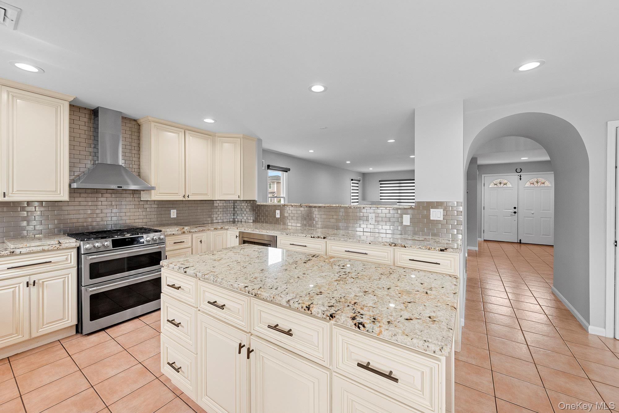 458 Mineola Avenue, Carle Place, NY 11514