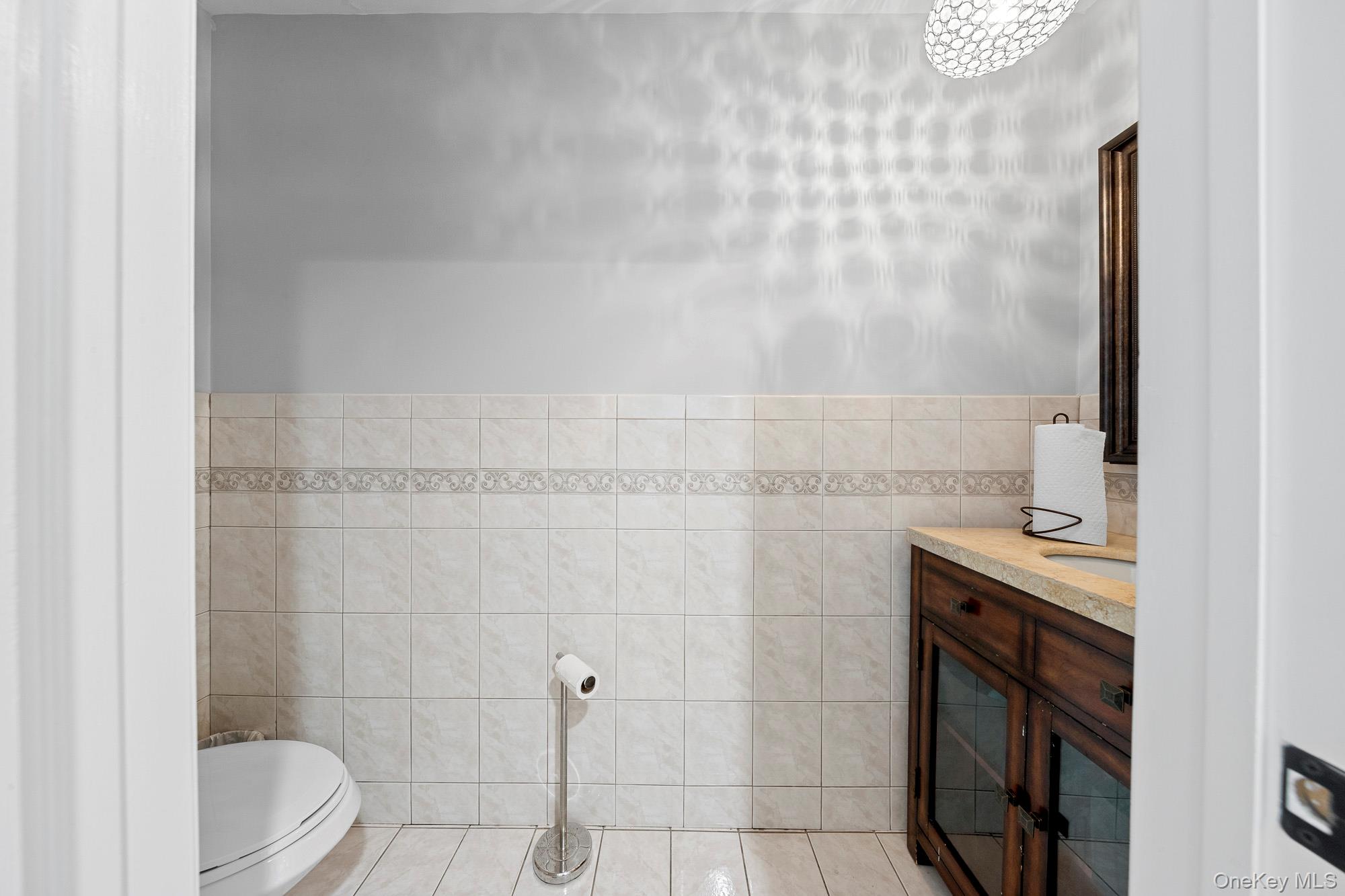 458 Mineola Avenue, Carle Place, NY 11514