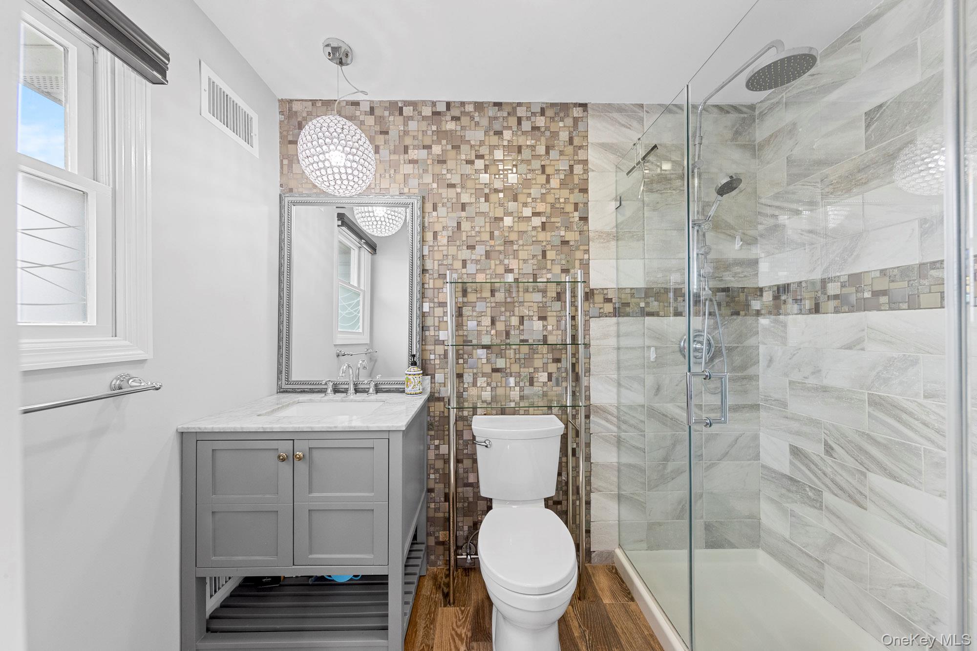 458 Mineola Avenue, Carle Place, NY 11514