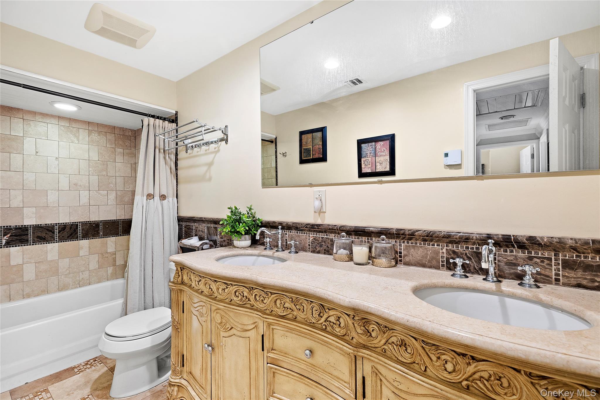 46 S Howell Avenue, Centereach, NY 11720