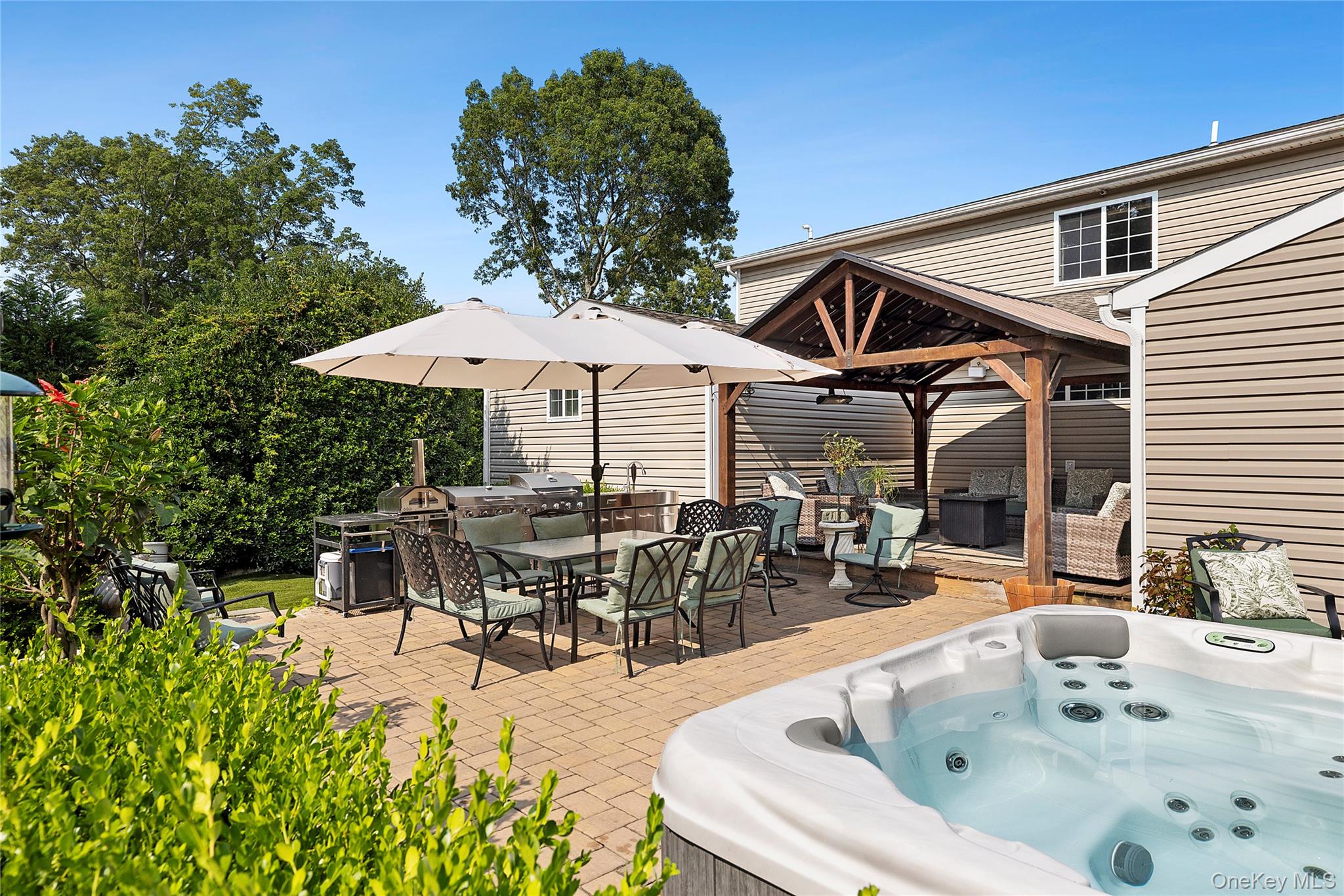 46 S Howell Avenue, Centereach, NY 11720