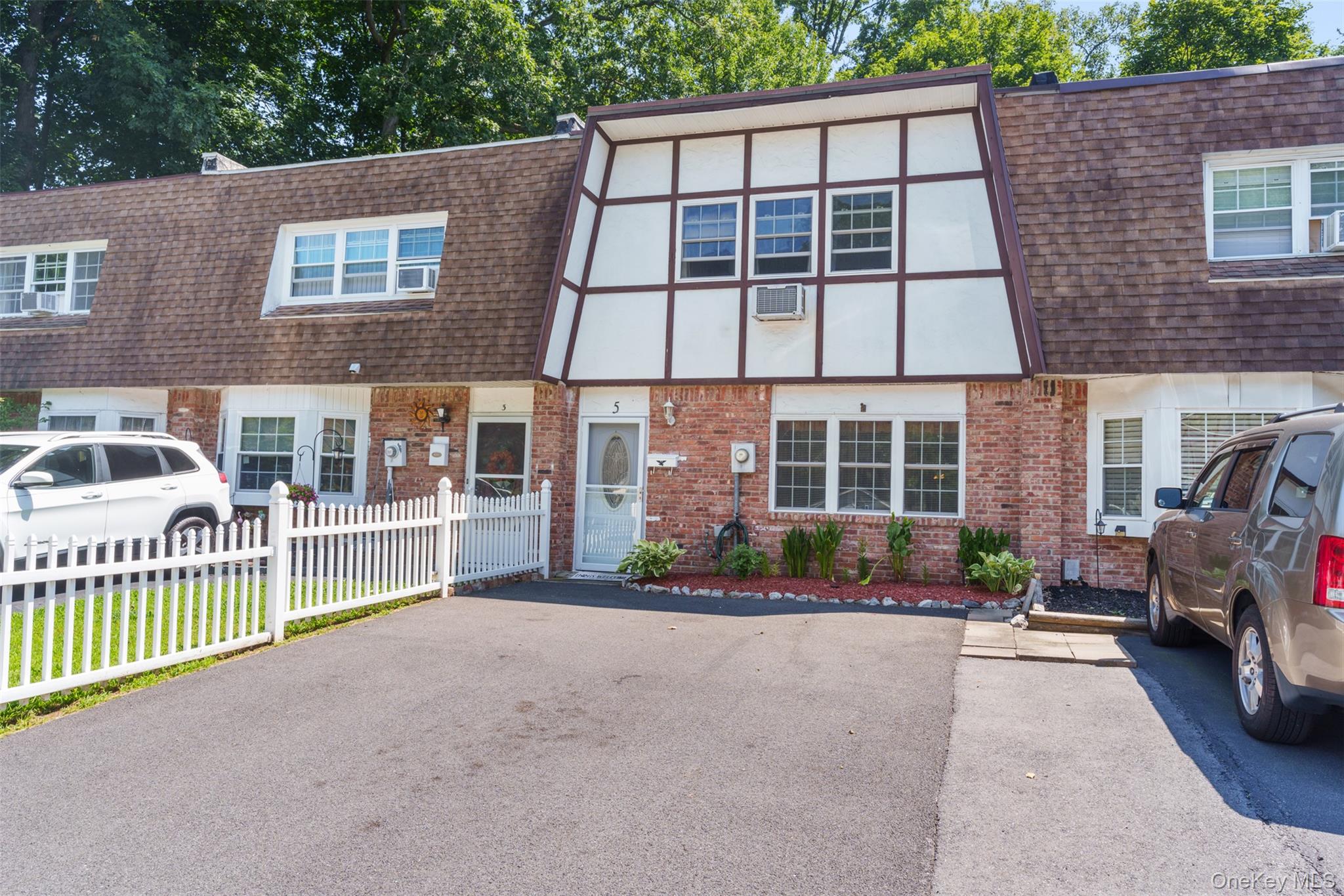 5 Roundtree Court, Beacon, NY 12508